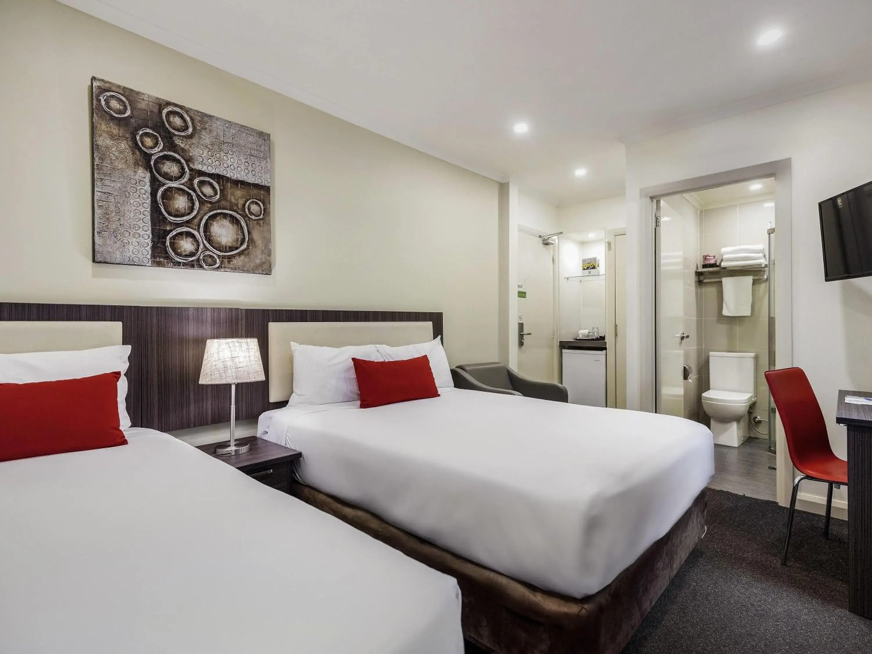 Bedroom, Bed in ibis Styles Kingsgate Hotel Bedroom, Bed in ibis Styles Kingsgate Hotel