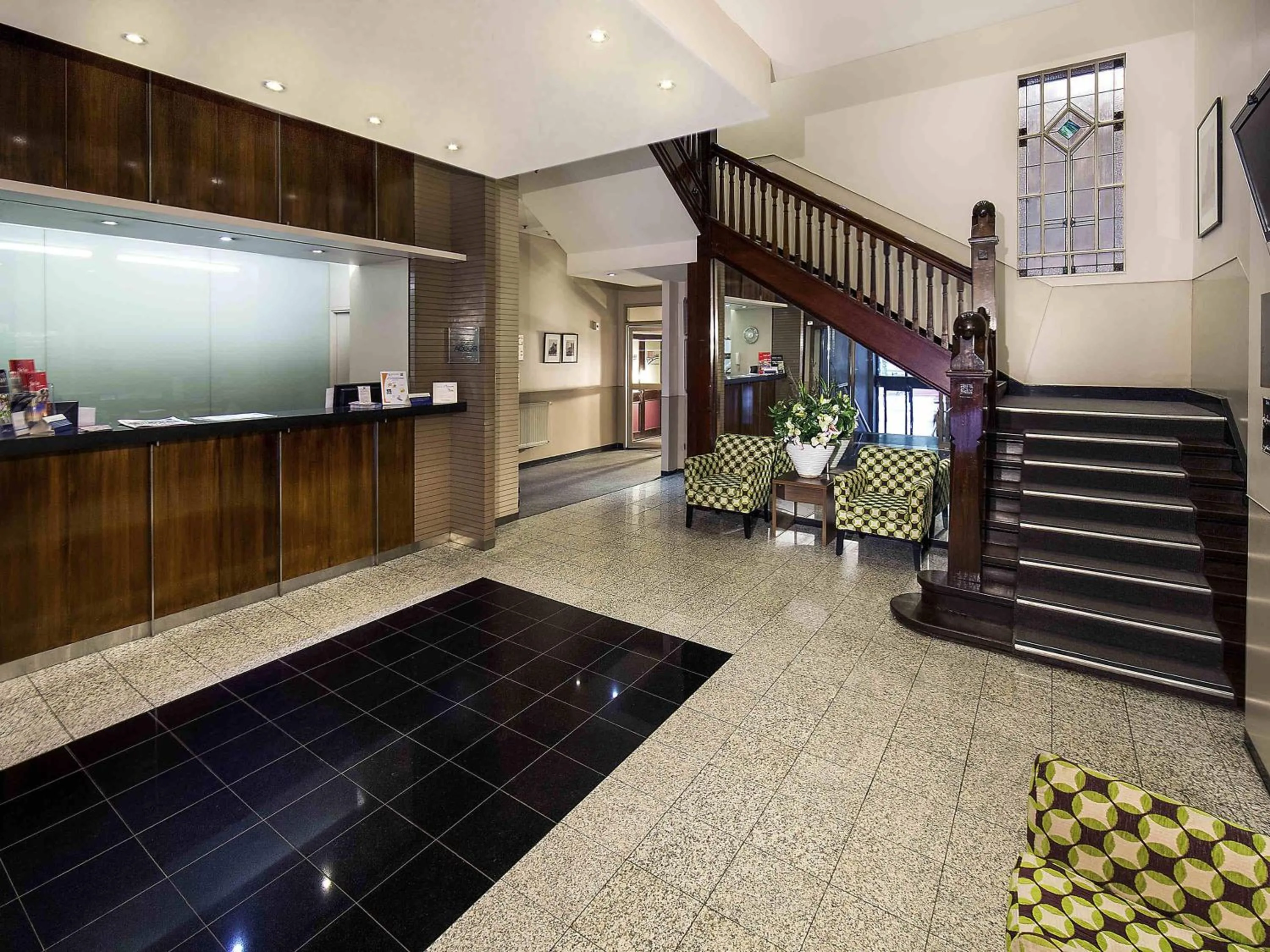 Bedroom in ibis Styles Kingsgate Hotel