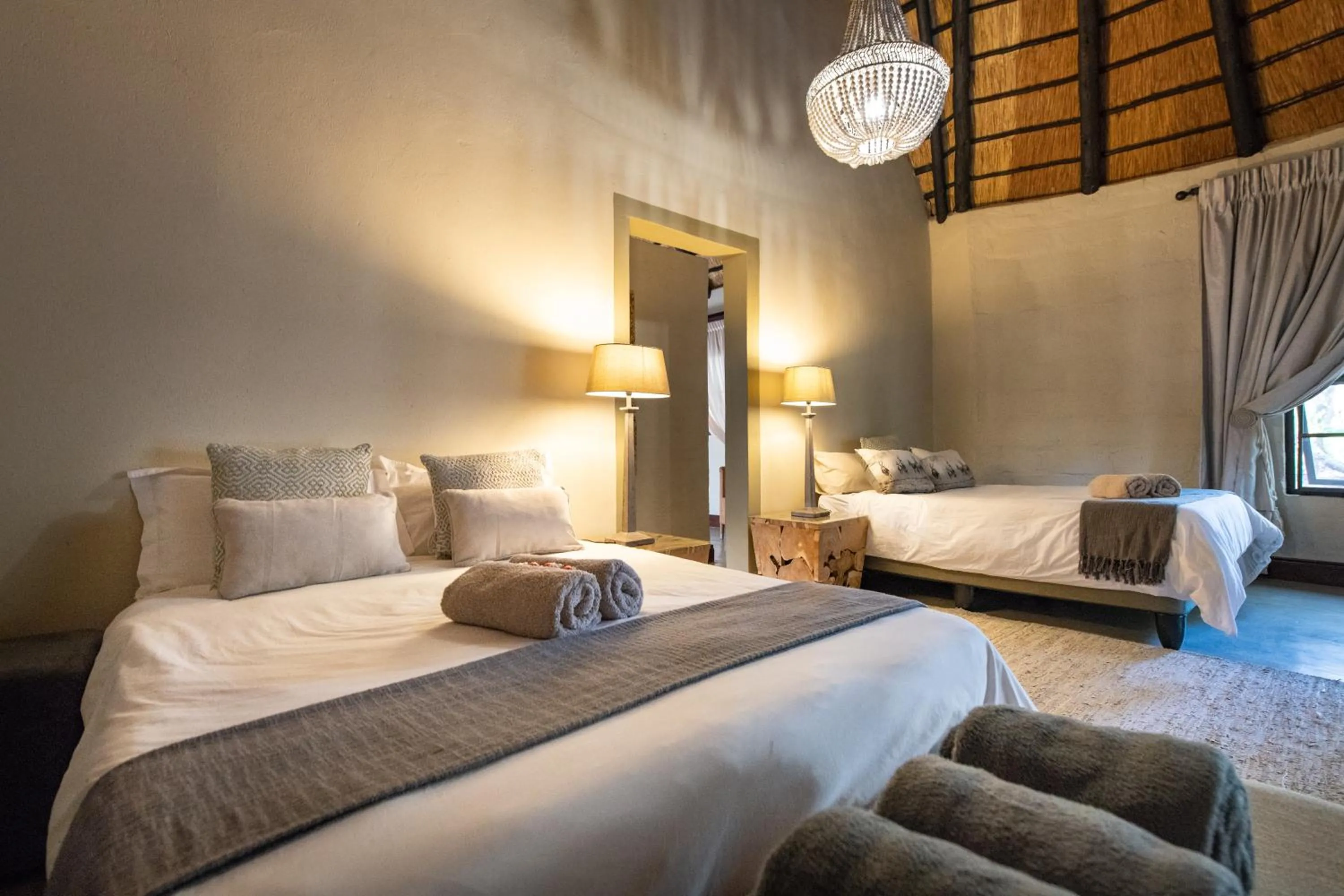 Family Room with Bath in Malilule Safaris