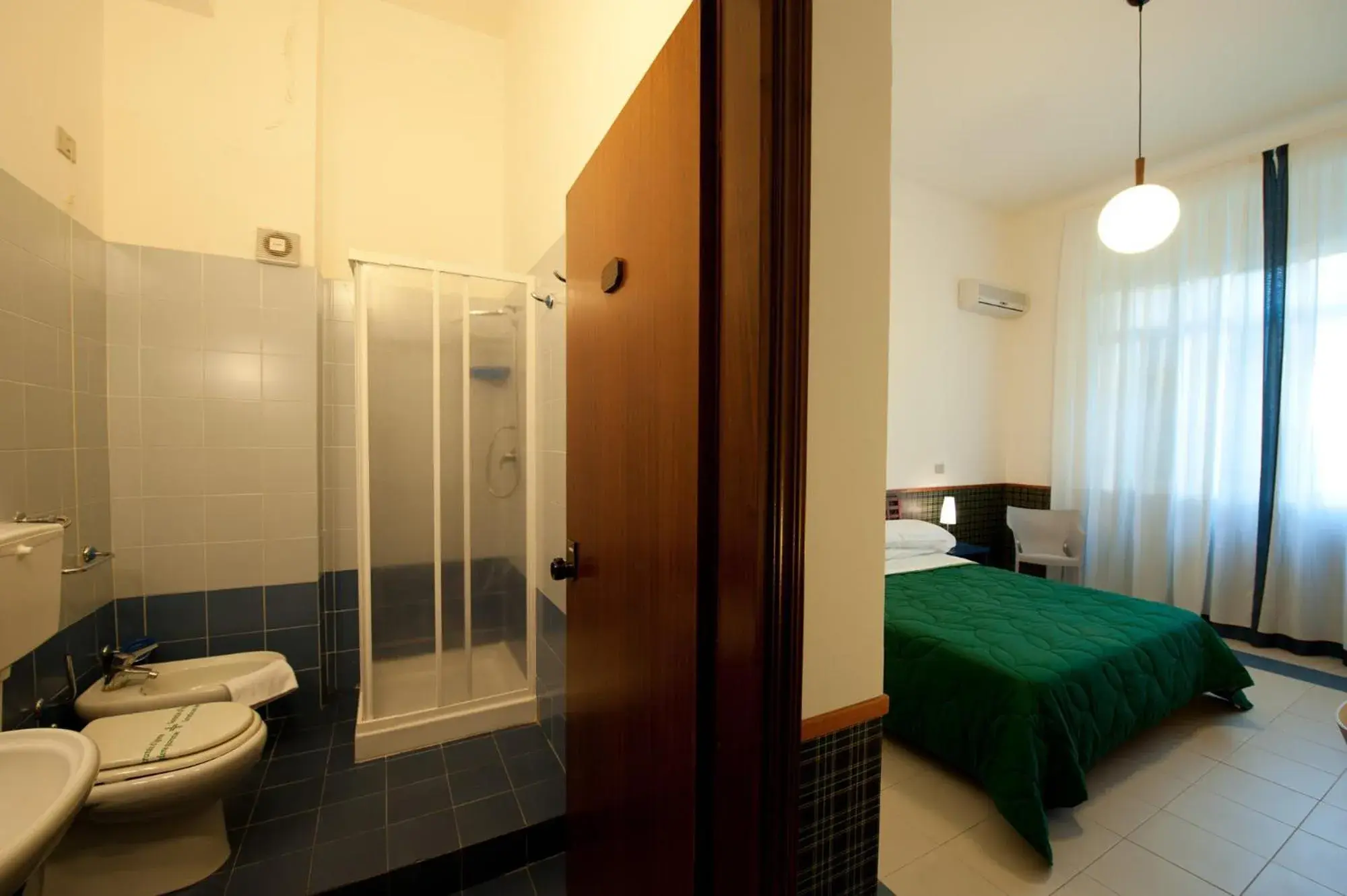Bathroom in Hotel Villa Sturzo