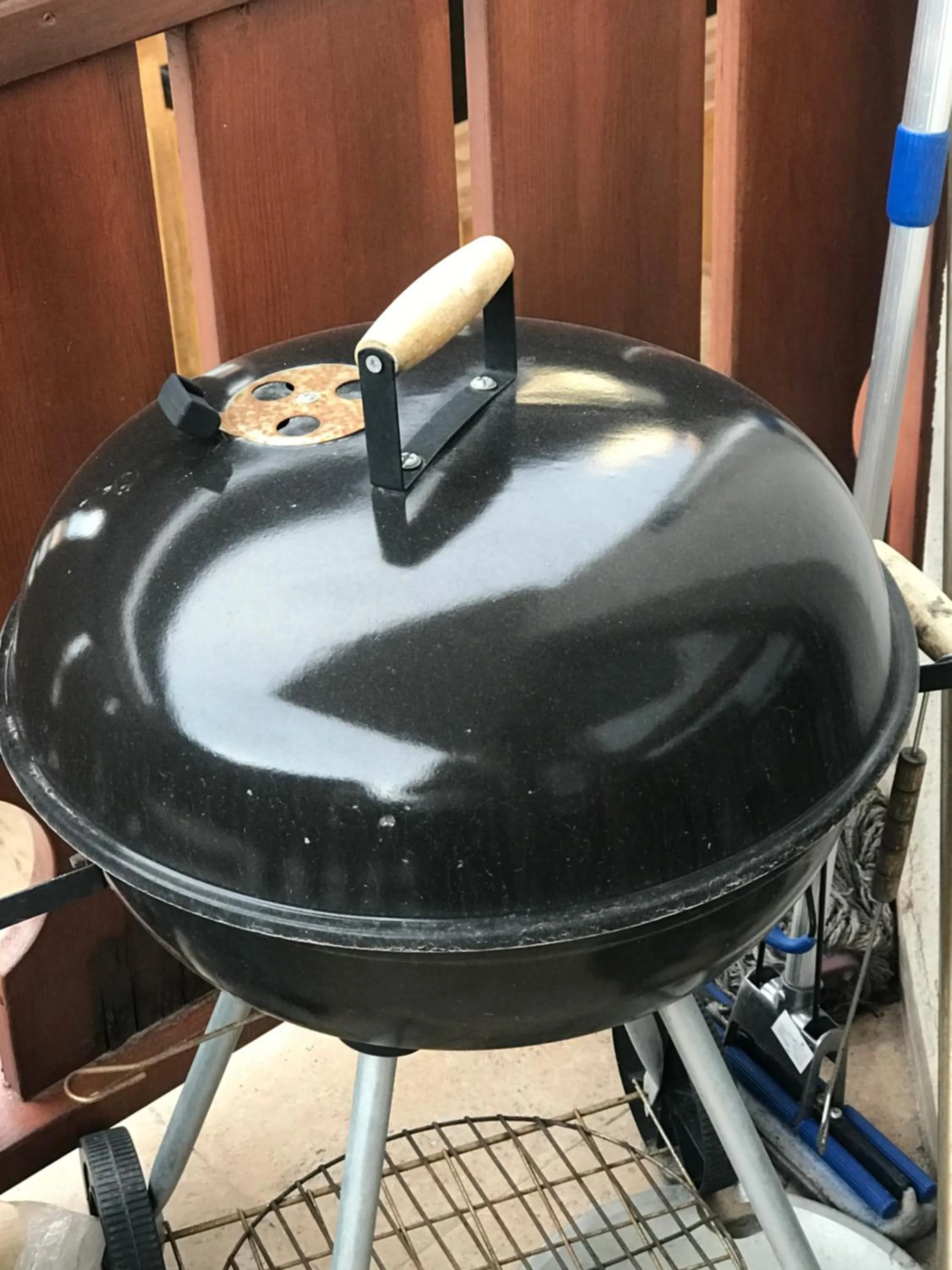 BBQ facilities in Gondola Flat Number 5