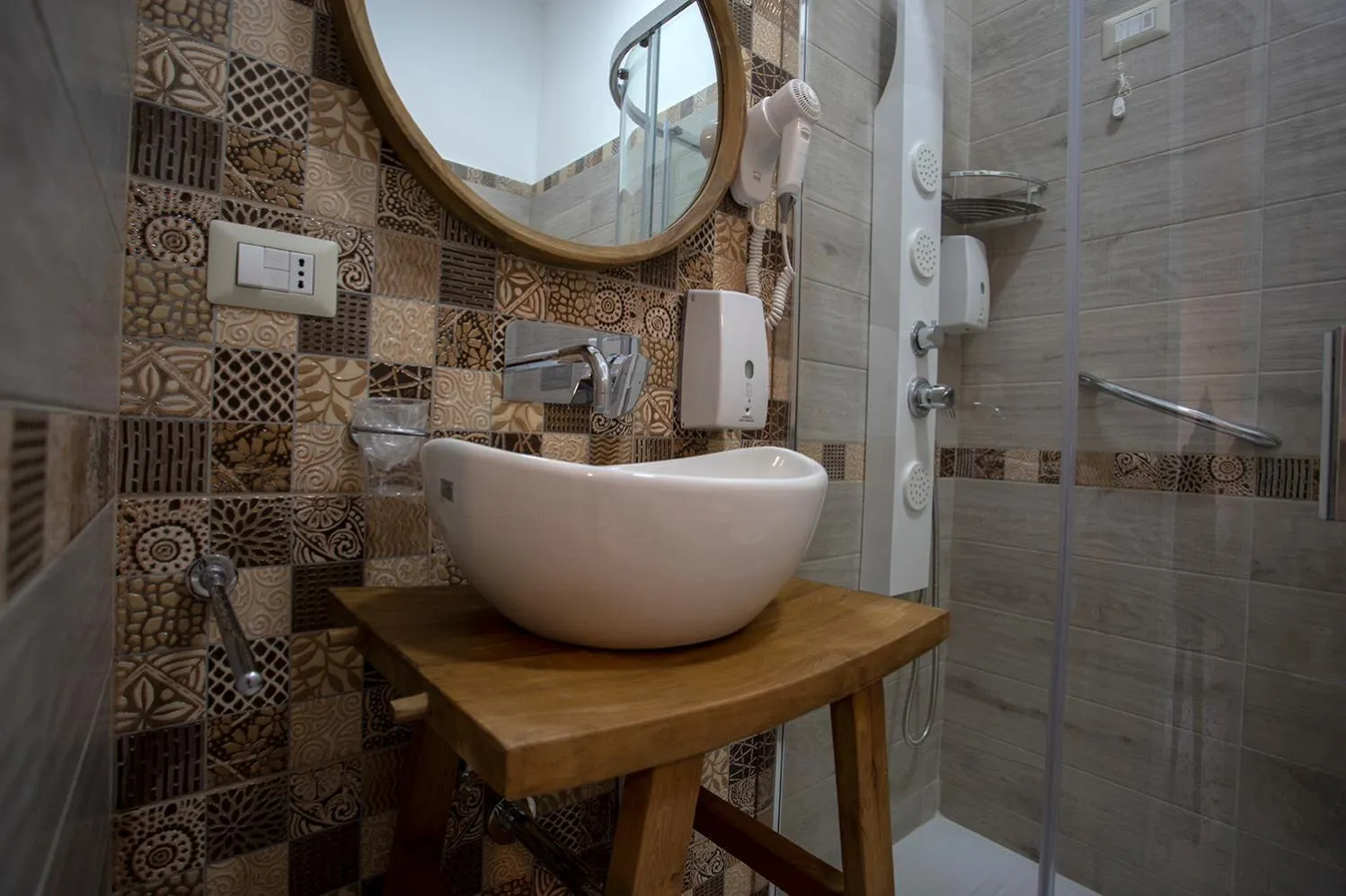 Shower in Agorà Mura Greche B&b