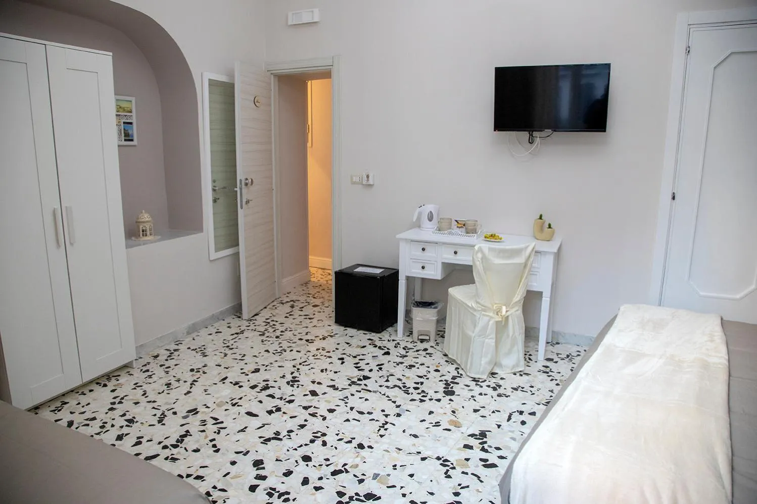 TV and multimedia, Bed in Agorà Mura Greche B&b