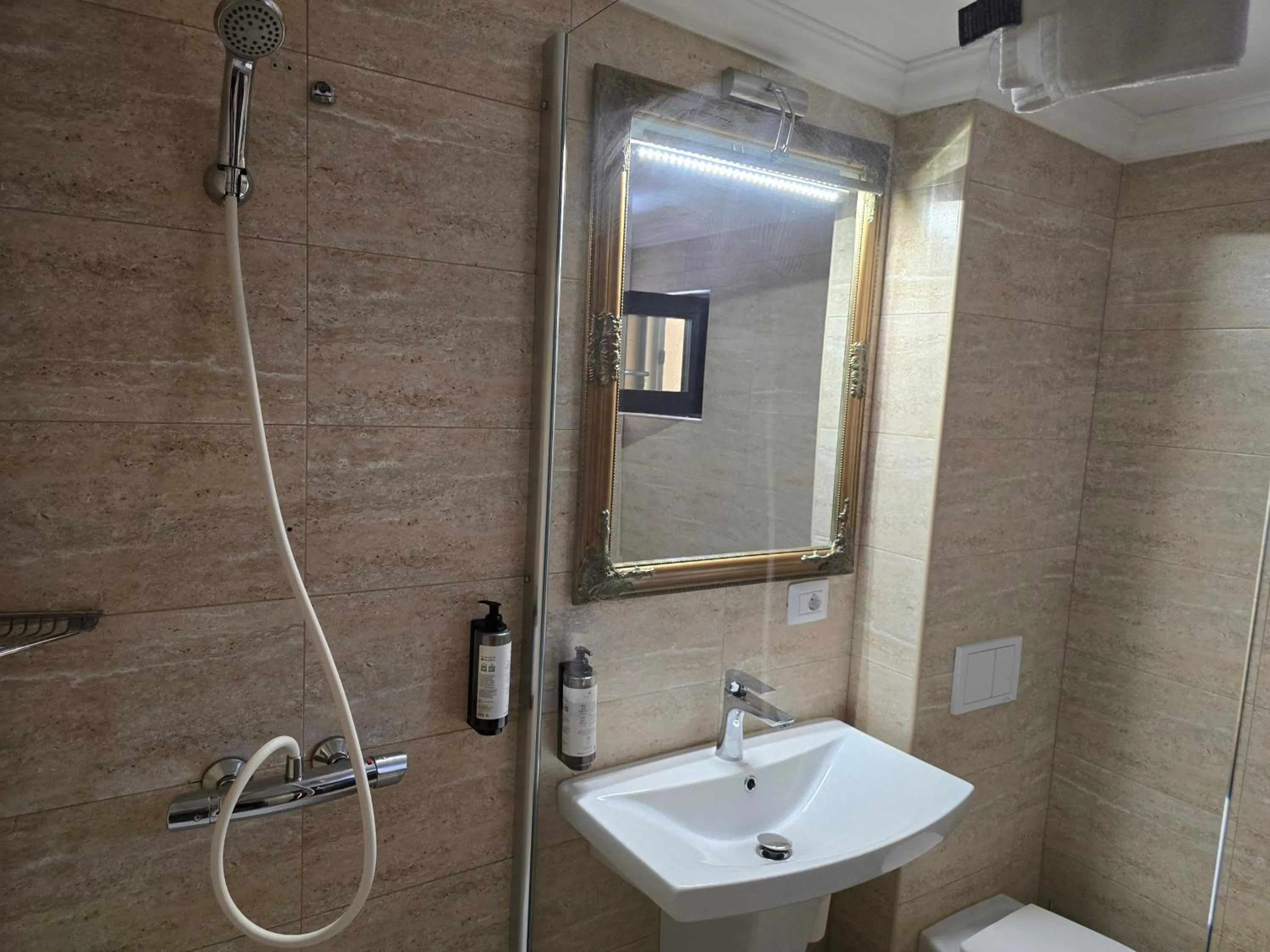 Bathroom in Poet Palace Bucharest