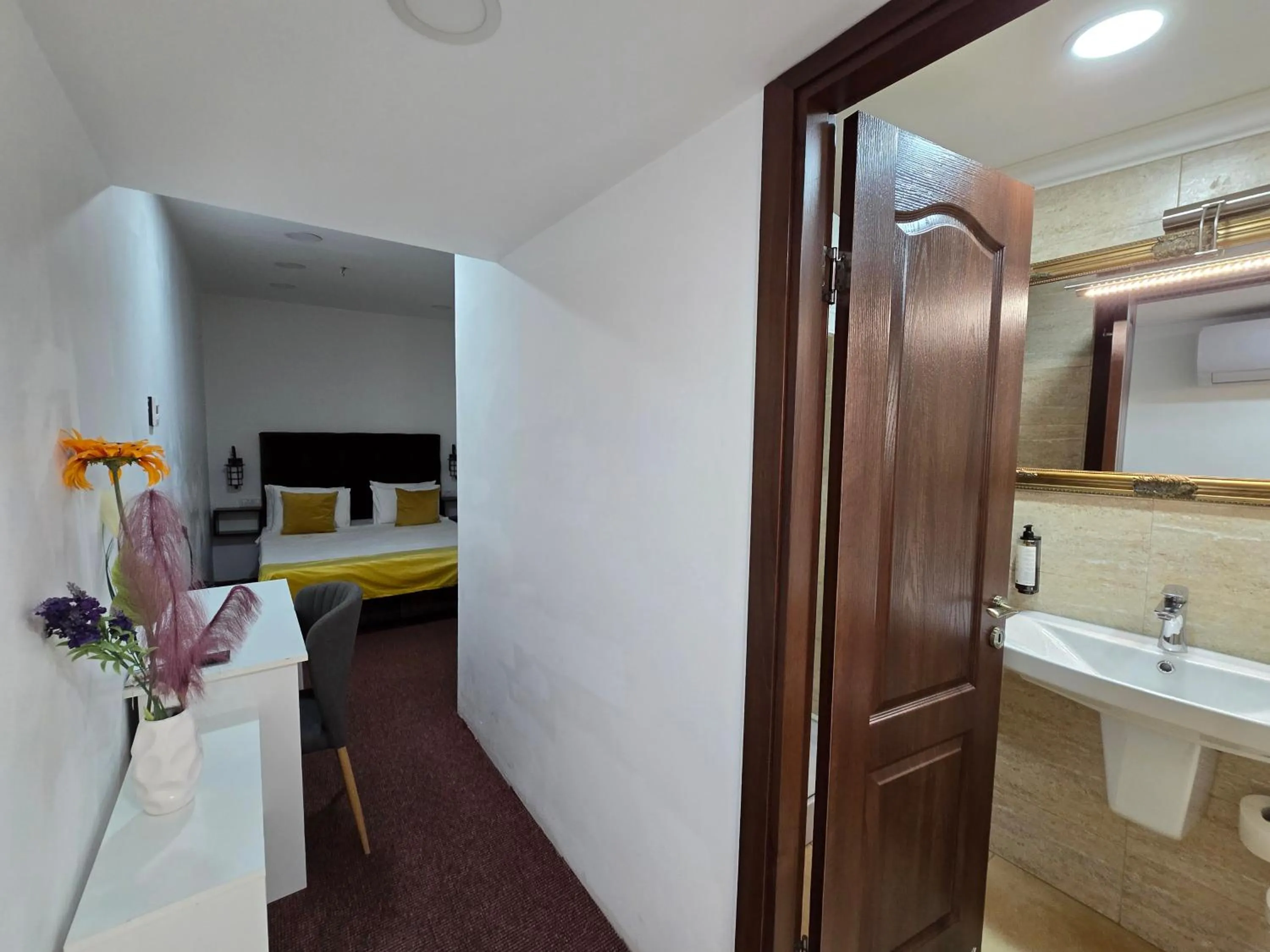 Bed in Poet Palace Bucharest