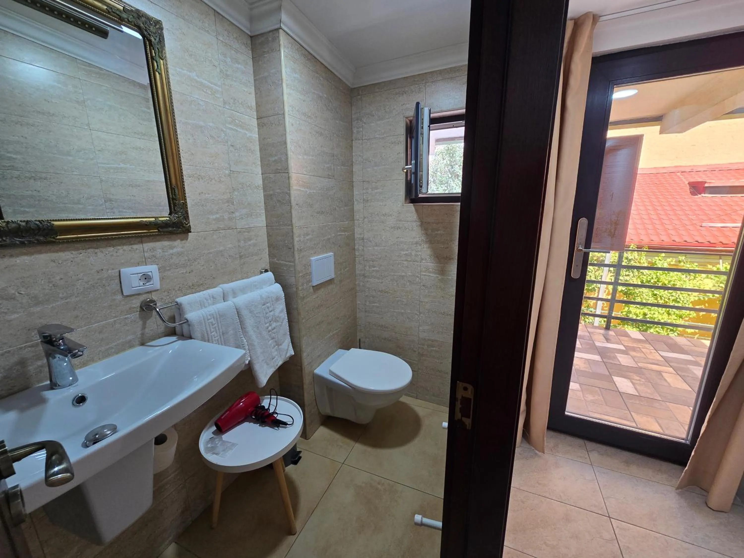 Bathroom in Poet Palace Bucharest