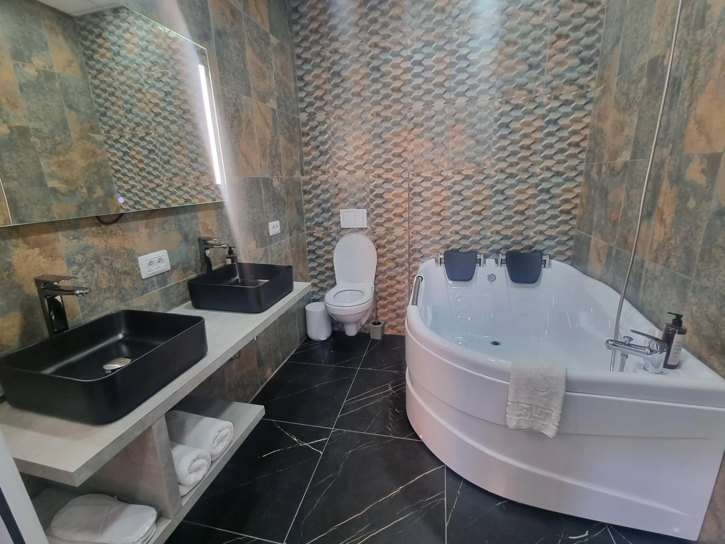 Bathroom in Poet Palace Bucharest