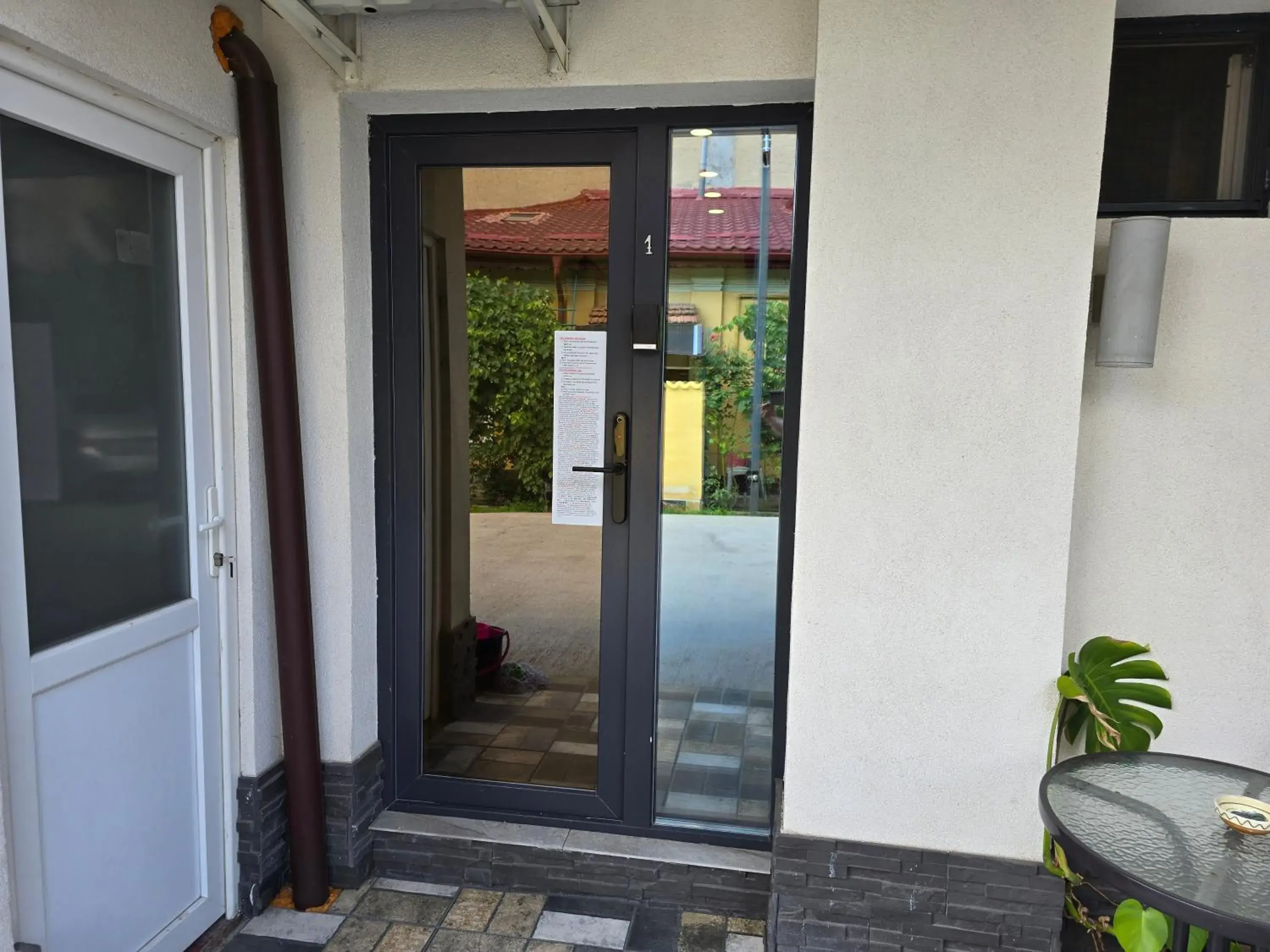 Deluxe double - room 1, 1 car parking space in Poet Palace Bucharest Deluxe double - room 1, 1 car parking space in Poet Palace Bucharest