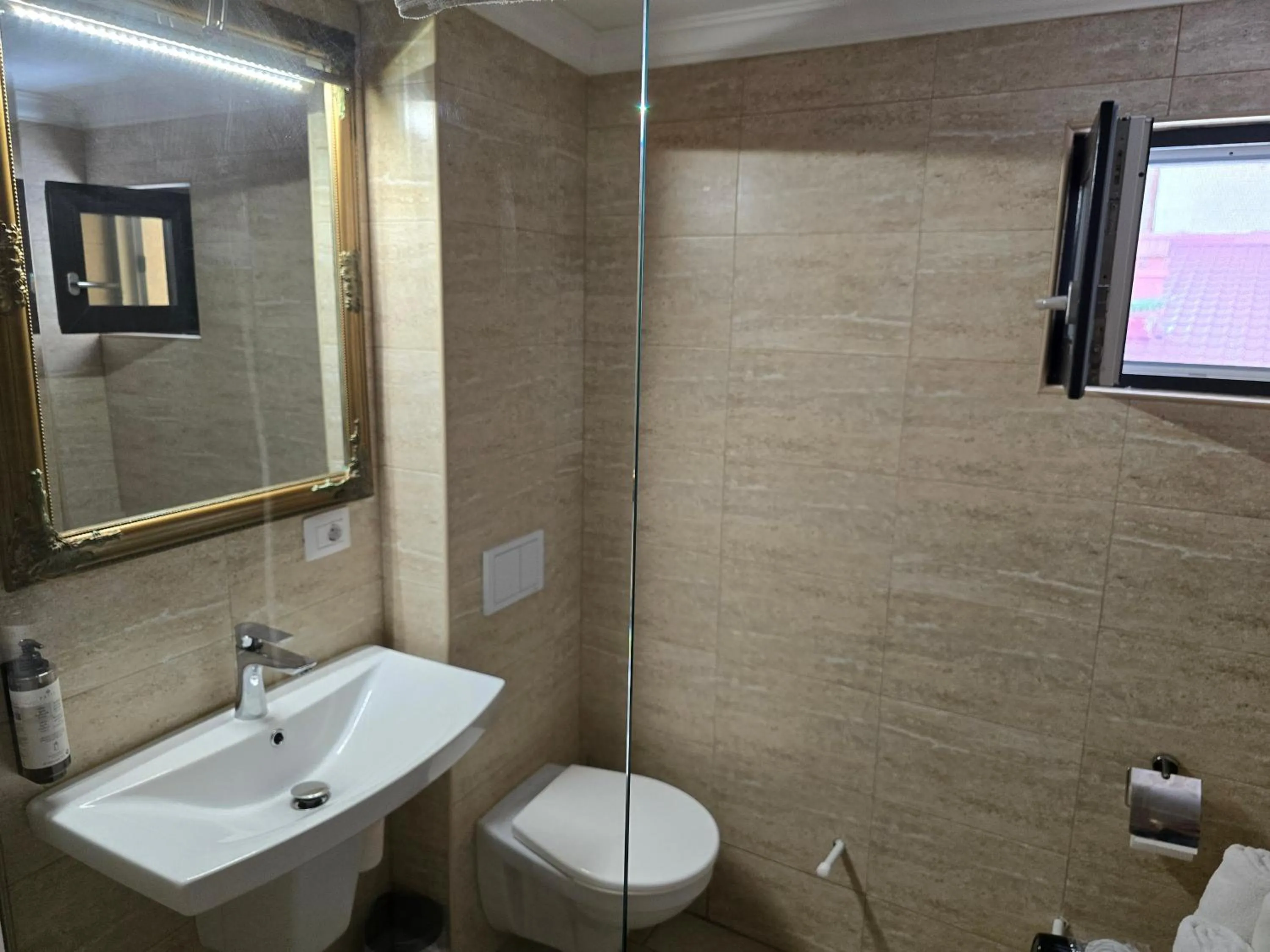 Bathroom in Poet Palace Bucharest