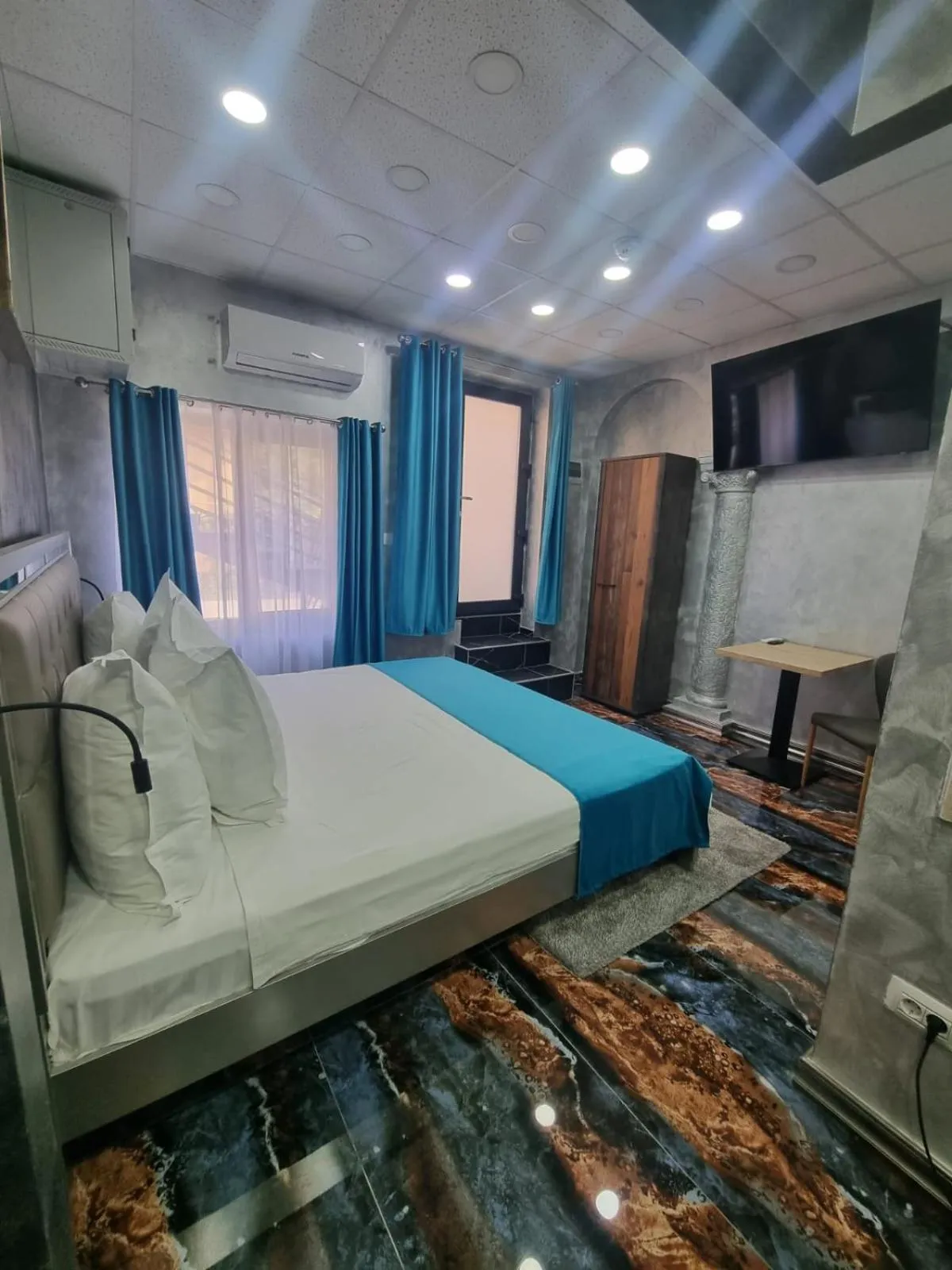 Bedroom, Bed in Poet Palace Bucharest