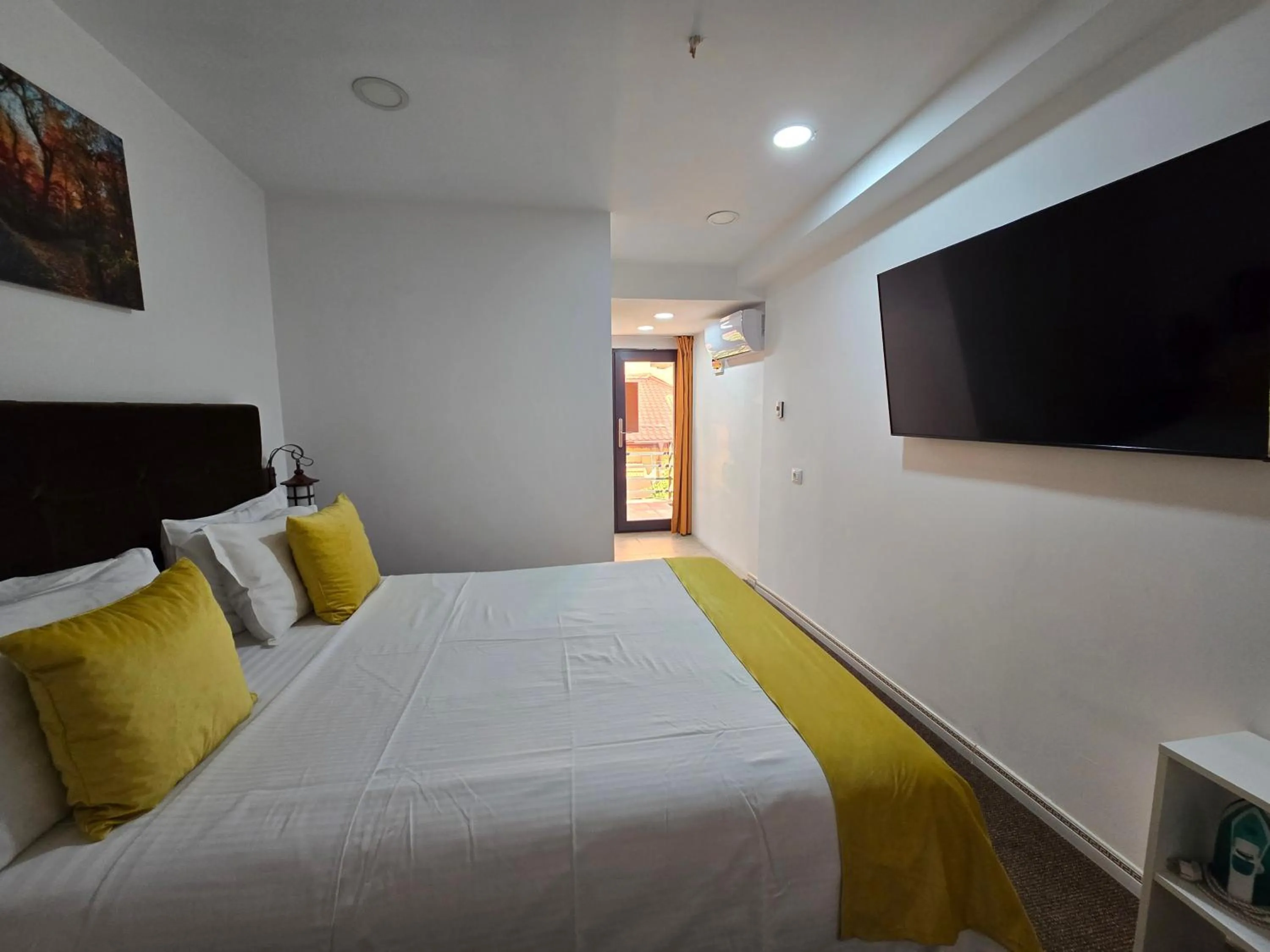 Bed in Poet Palace Bucharest