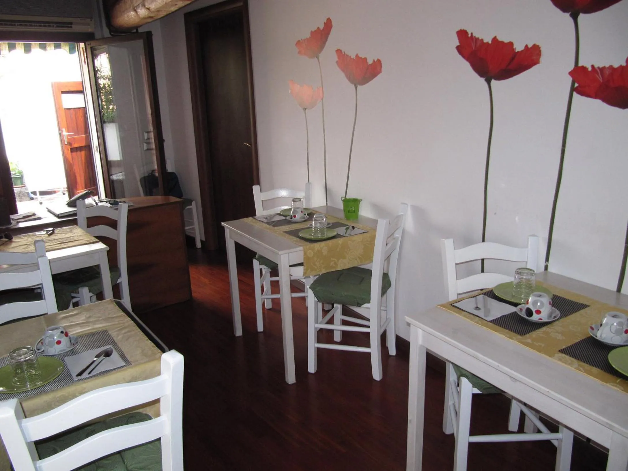 Restaurant/places to eat in B&B Casanova