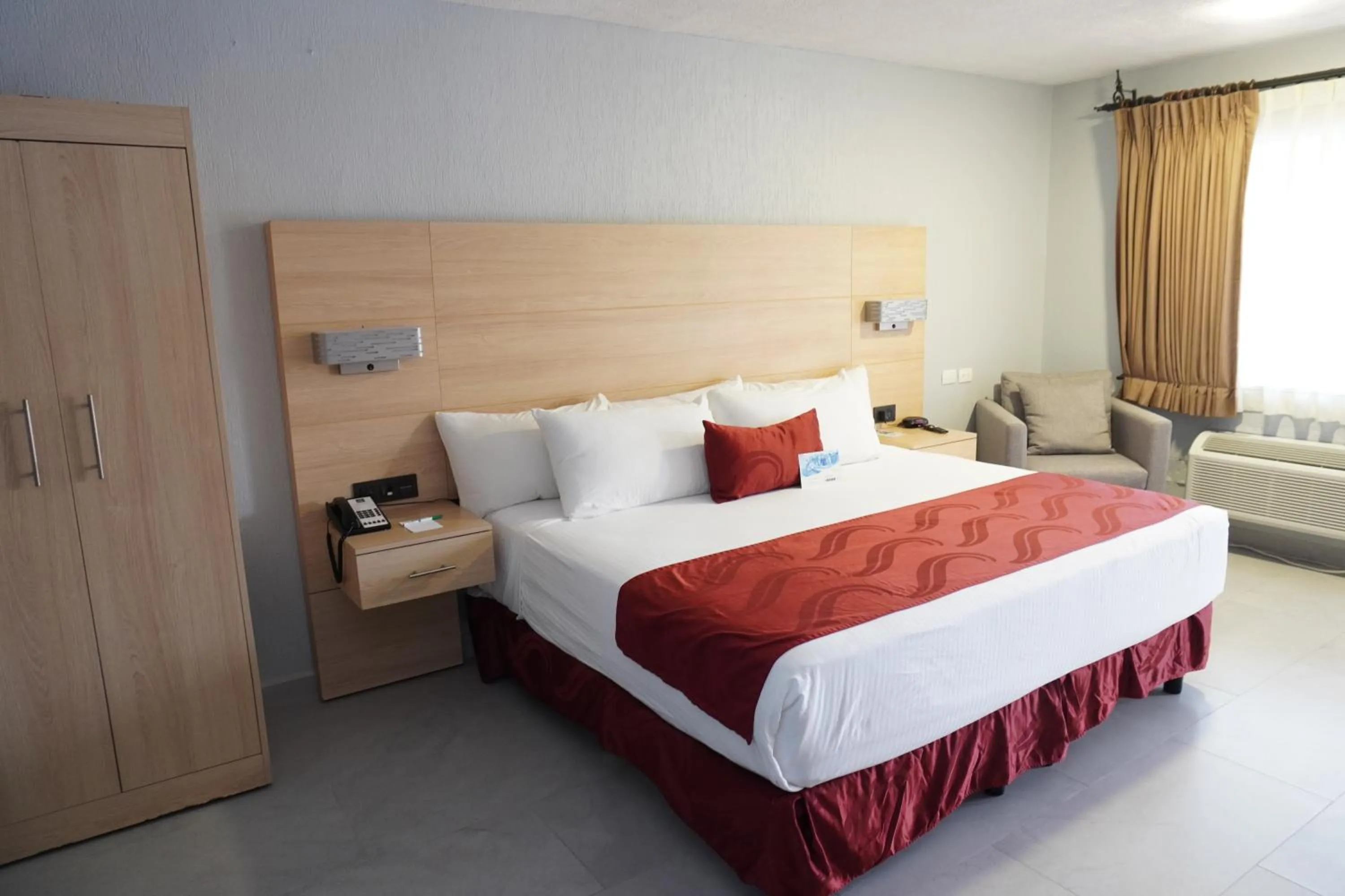 Bed in Quality Inn Piedras Negras