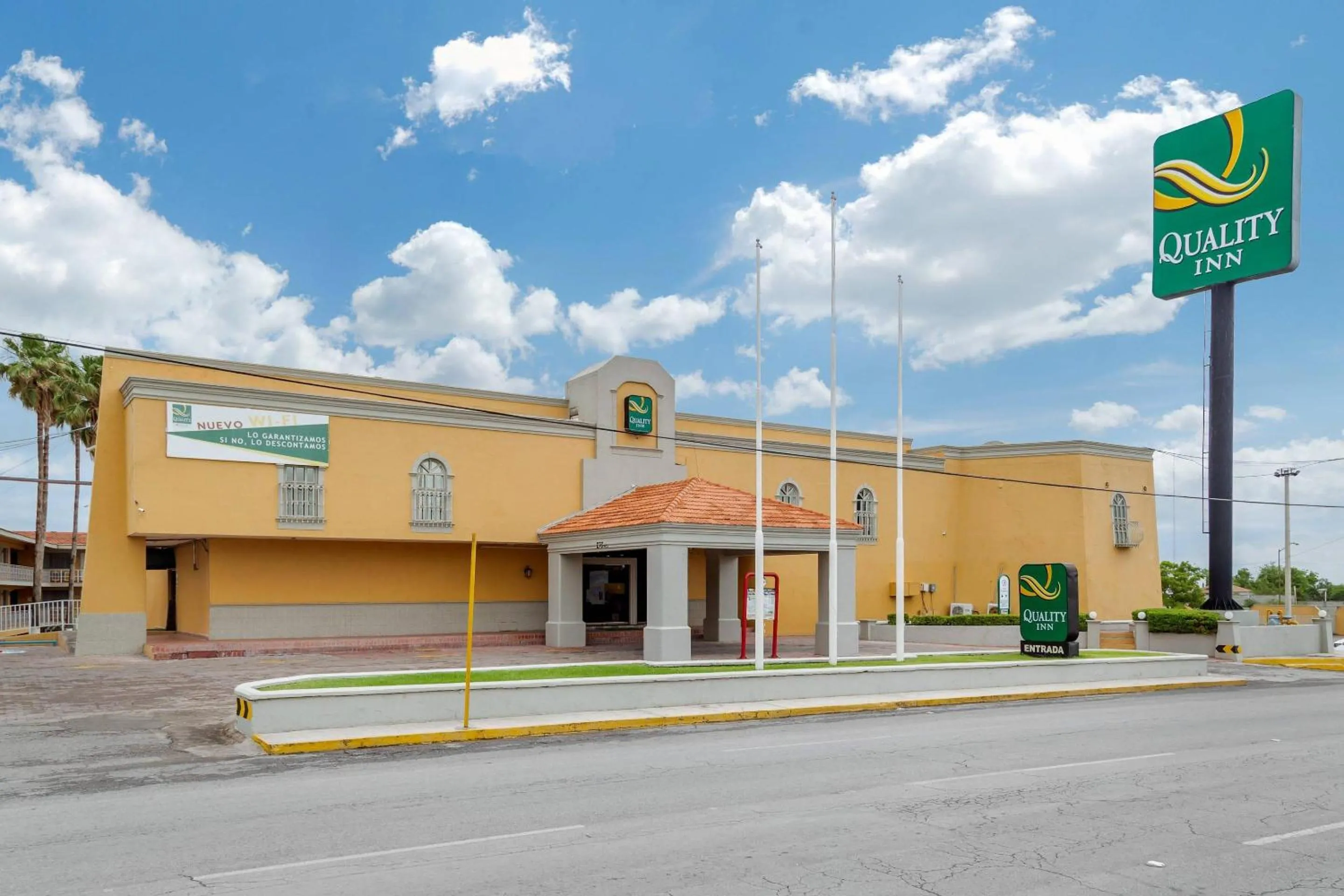 Property building in Quality Inn Piedras Negras