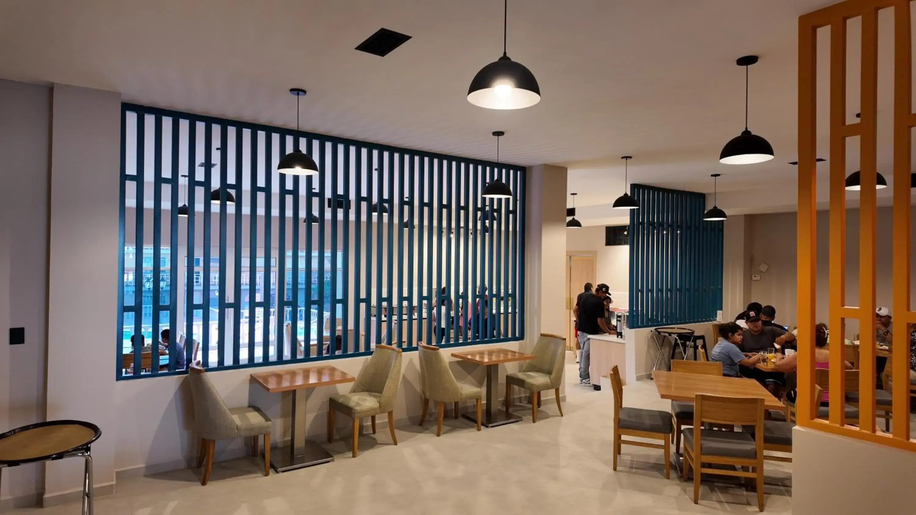 Restaurant/places to eat in Quality Inn Piedras Negras Restaurant/places to eat in Quality Inn Piedras Negras