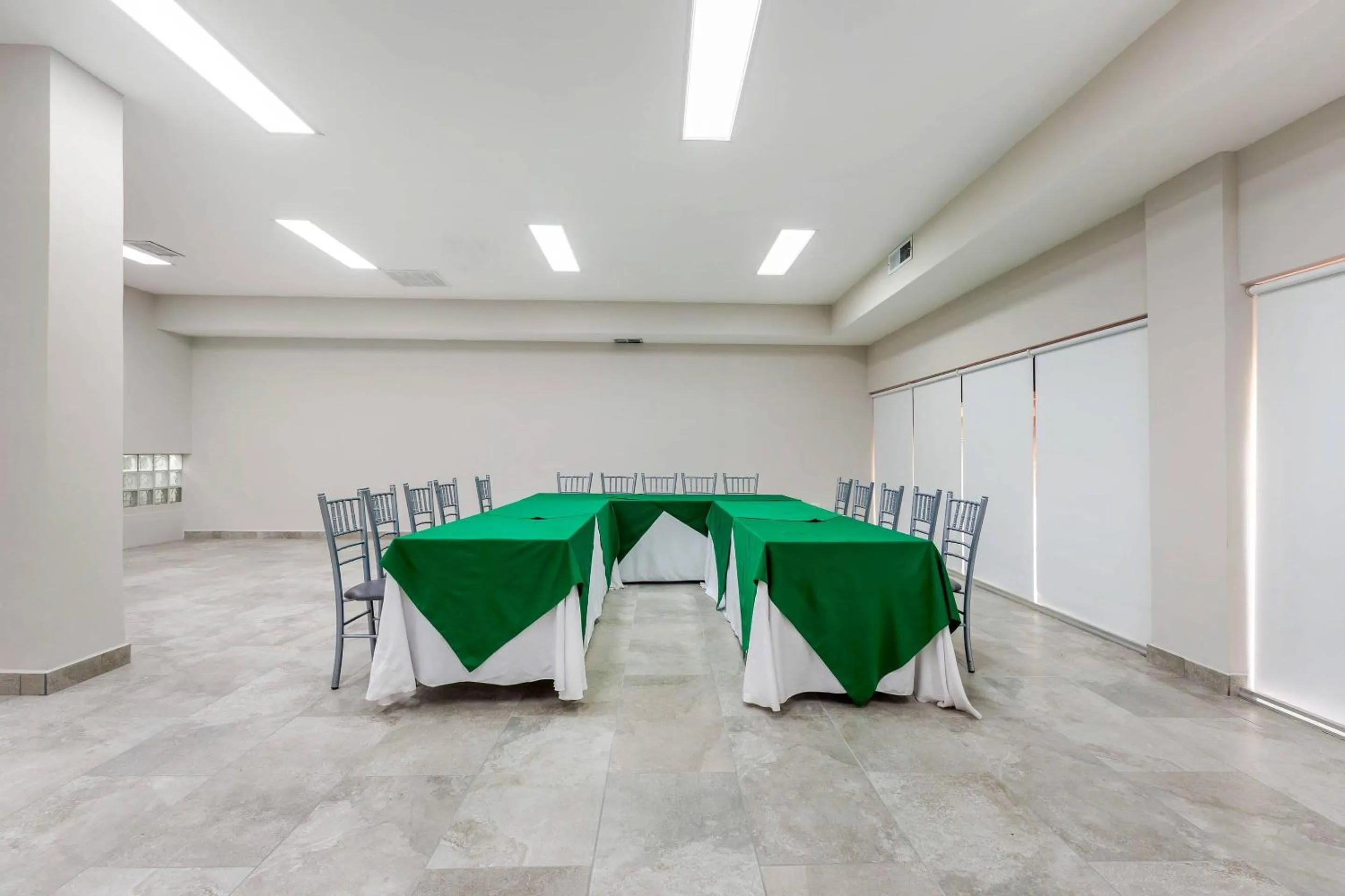 Meeting/conference room in Quality Inn Piedras Negras