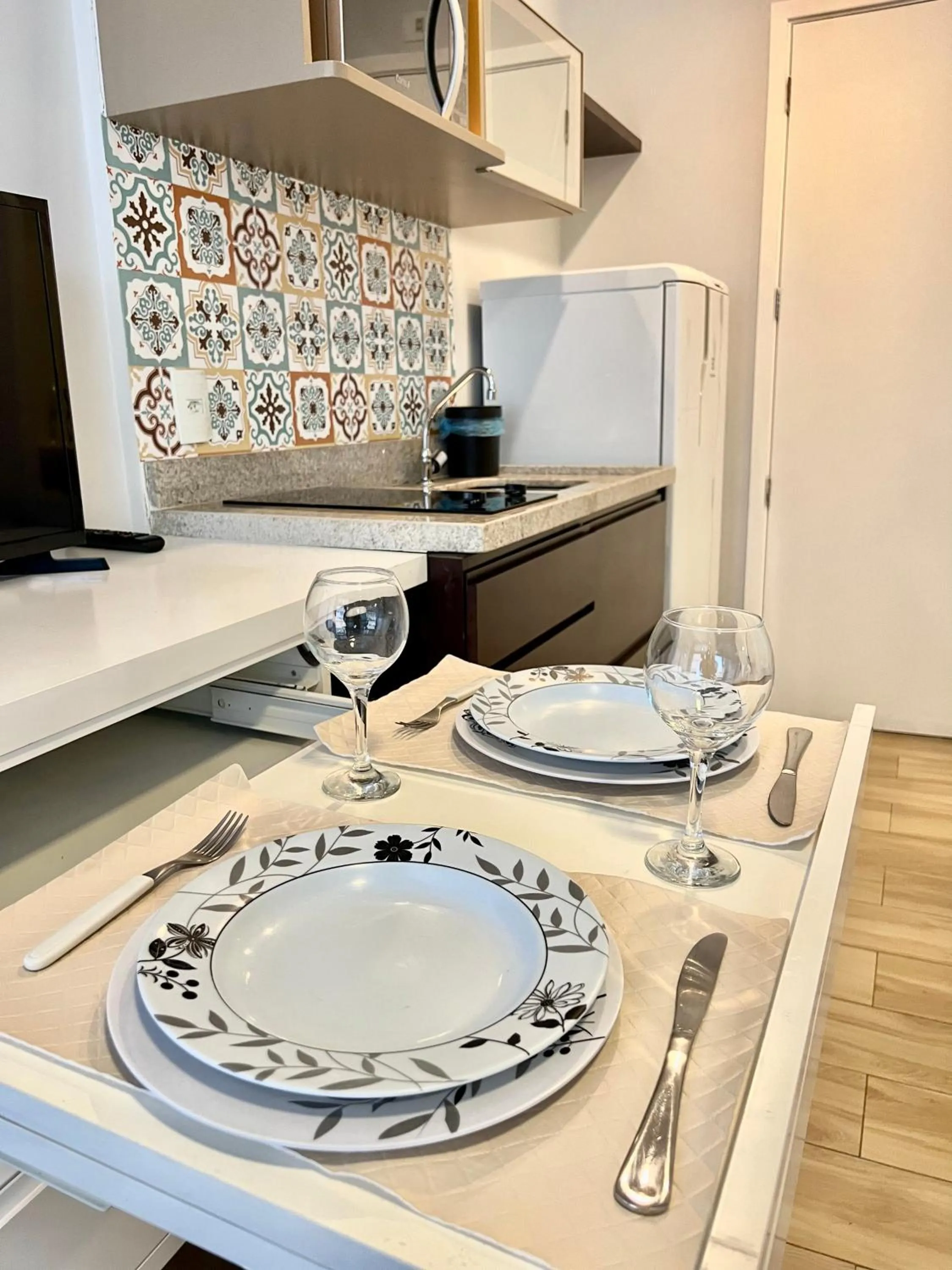 Moderno apto com piscina rua Augusta e Frei caneca
