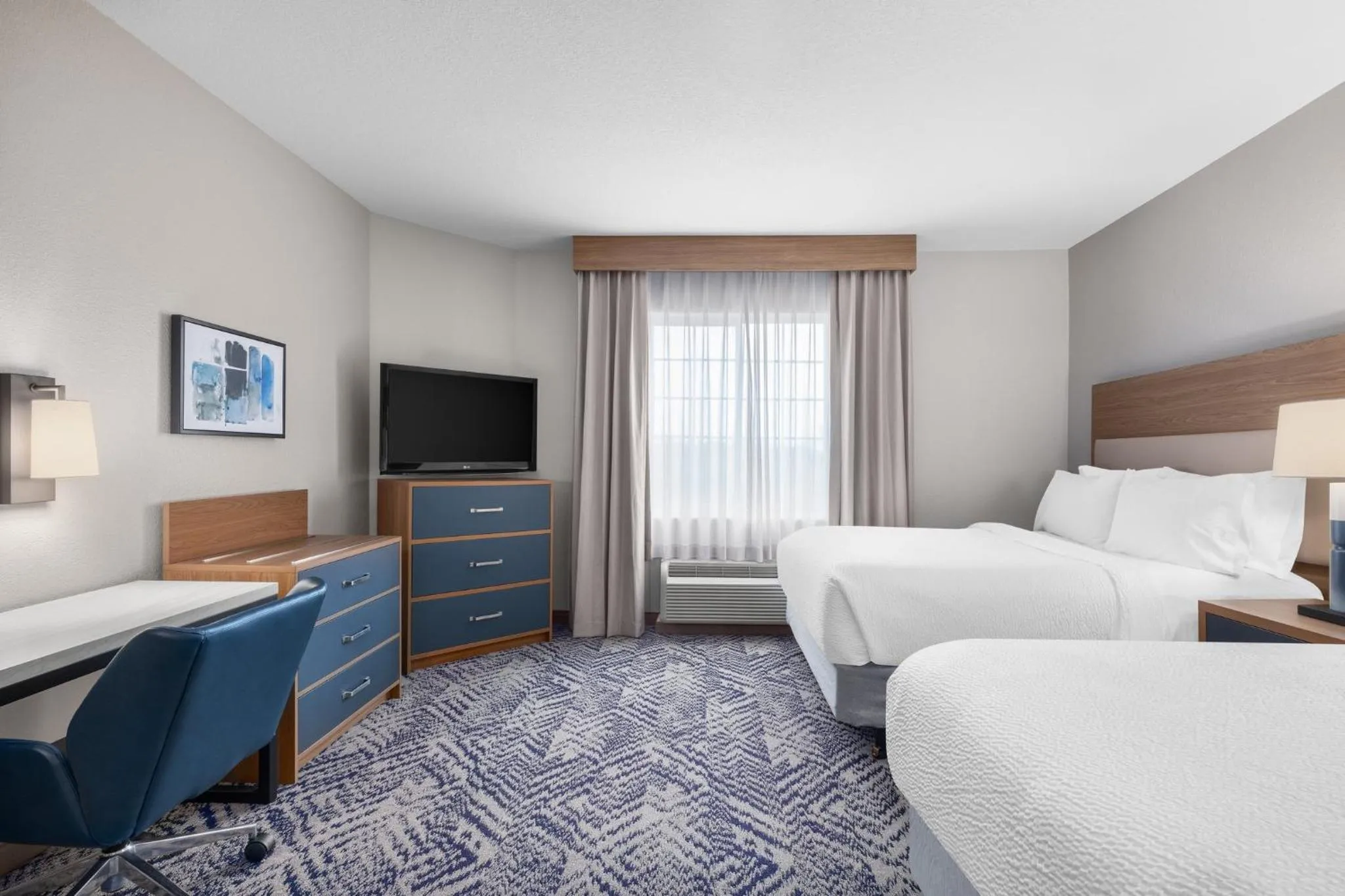 Photo of the whole room, Bed in Candlewood Suites Alexandria by IHG