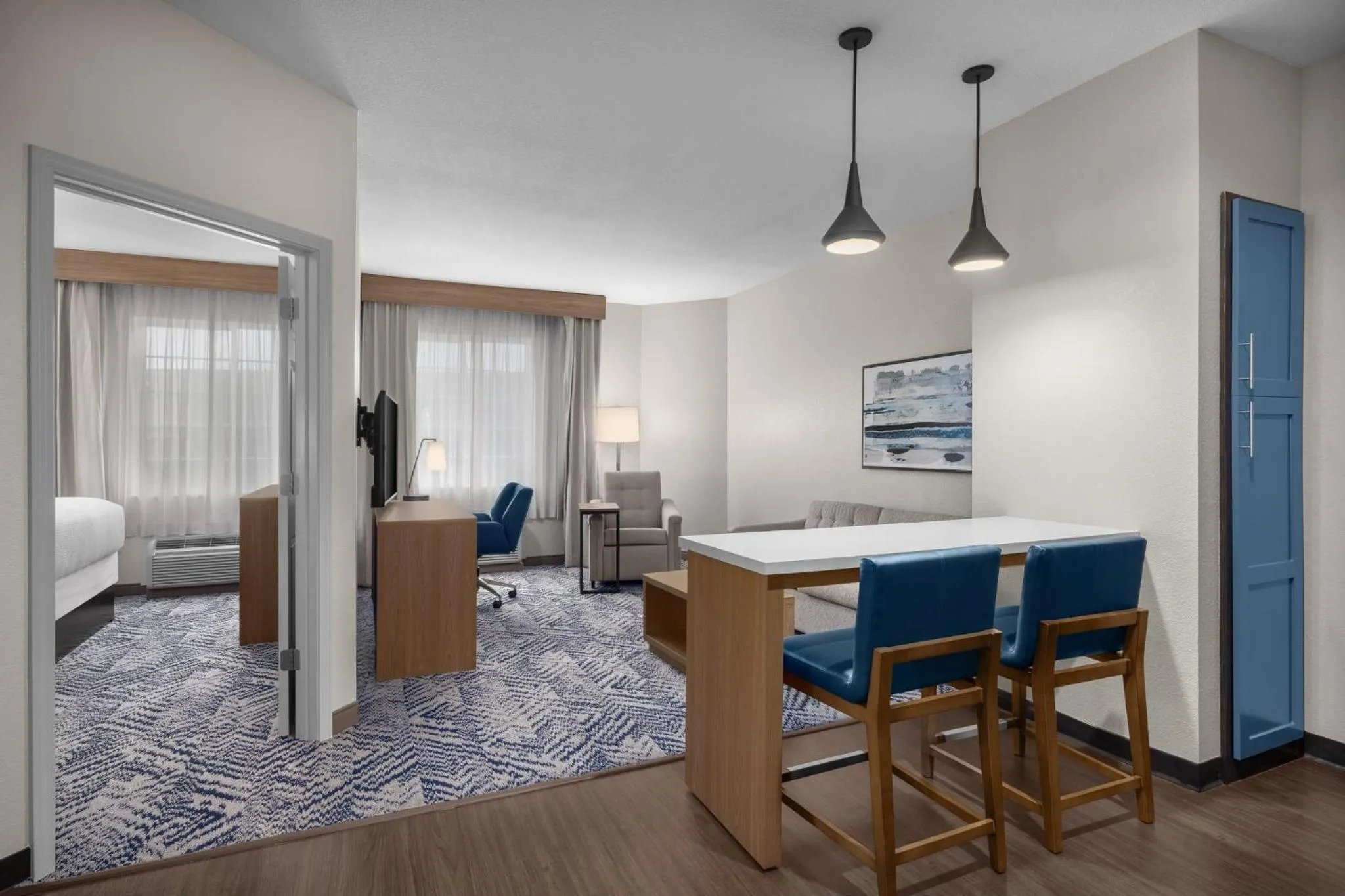 Photo of the whole room, Bed in Candlewood Suites Alexandria by IHG