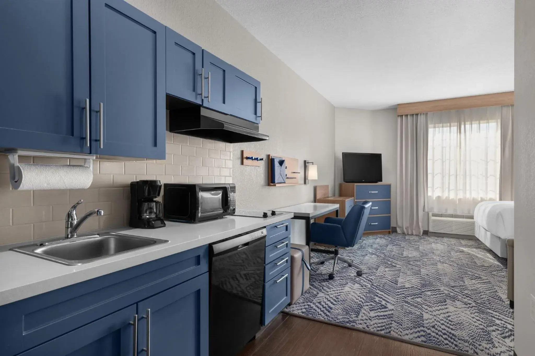 Photo of the whole room in Candlewood Suites Alexandria by IHG Photo of the whole room in Candlewood Suites Alexandria by IHG