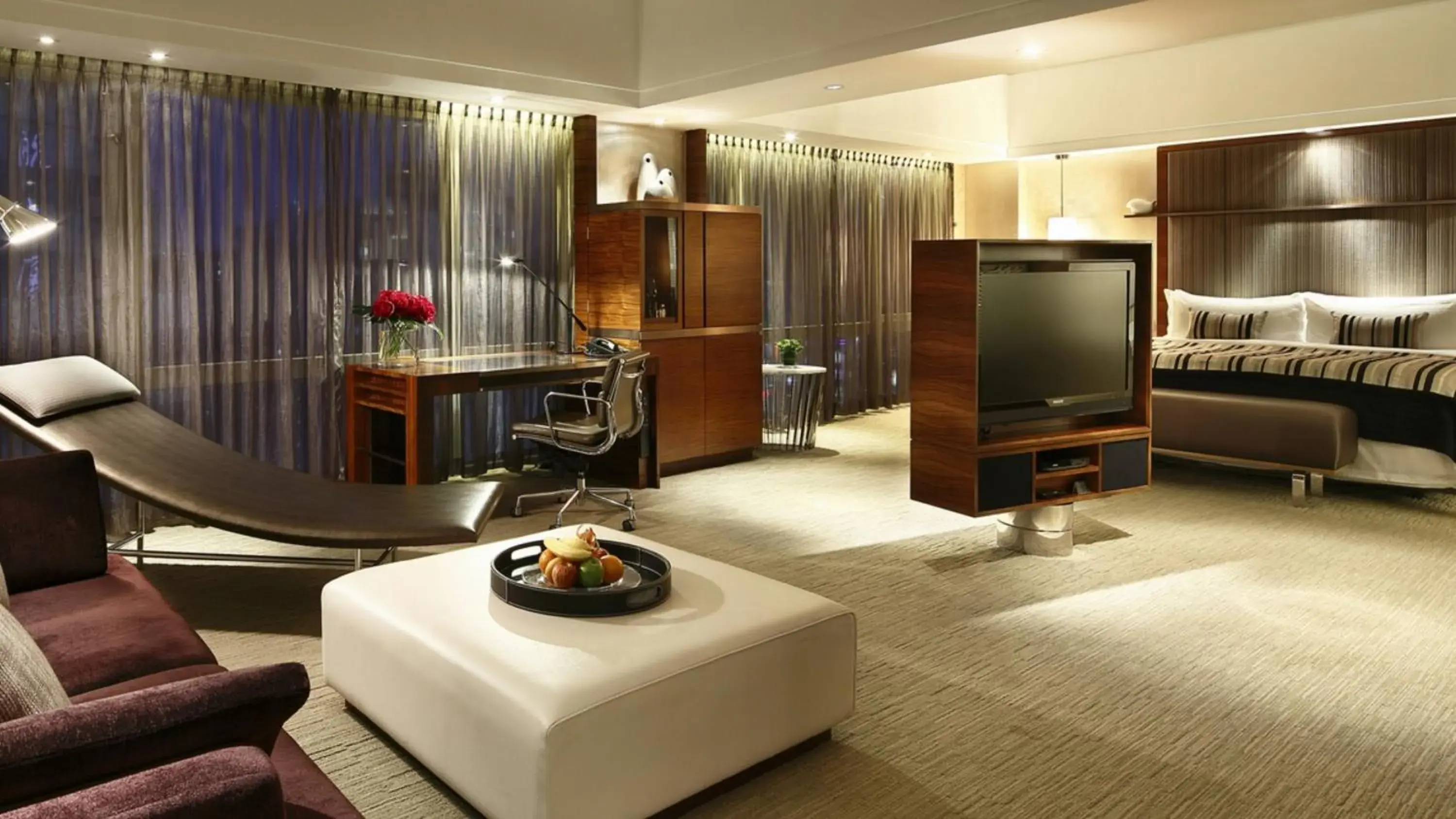 Photo of the whole room, Bed in InterContinental Shanghai Pudong by IHG Photo of the whole room, Bed in InterContinental Shanghai Pudong by IHG