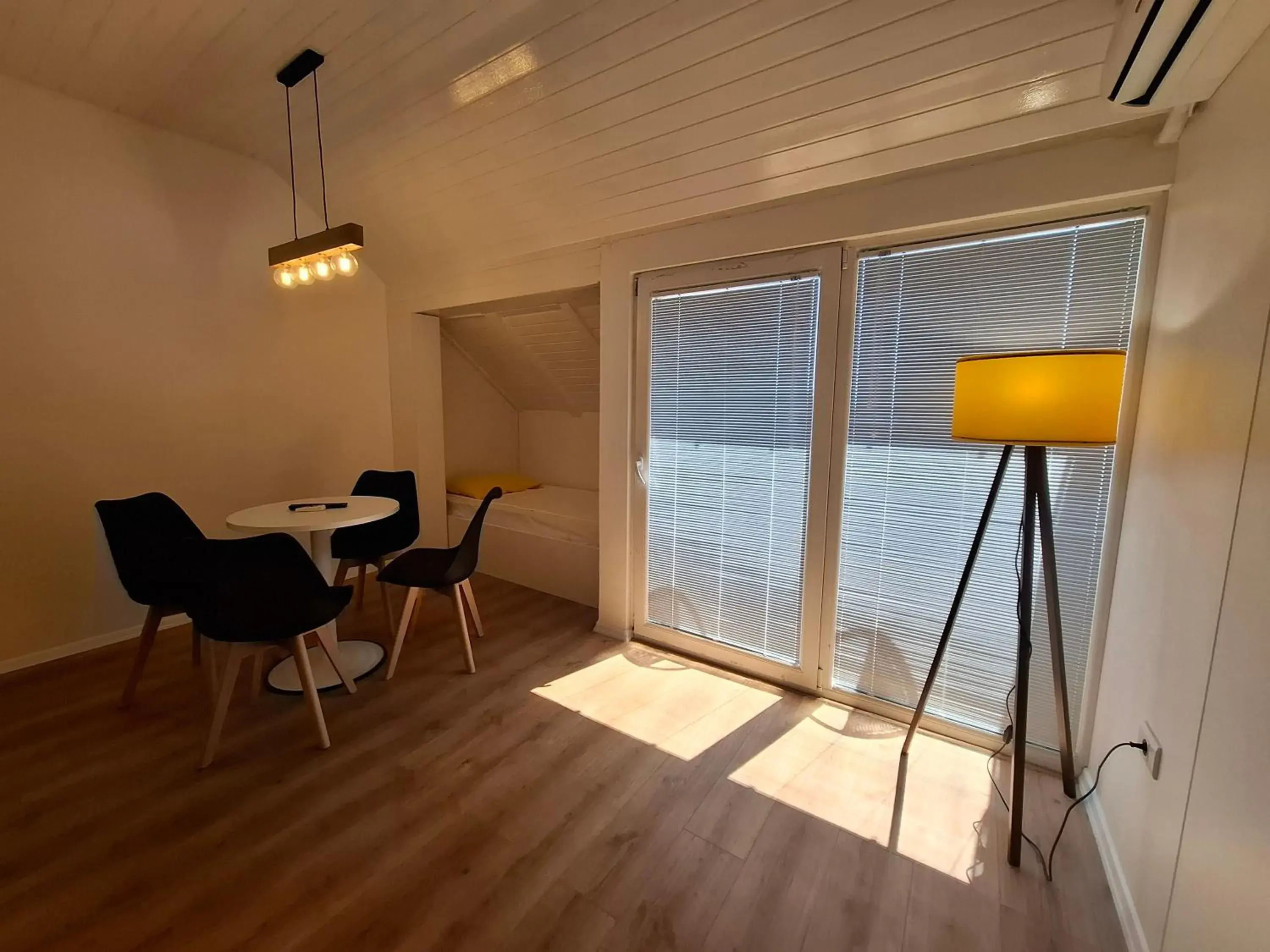 One-Bedroom Apartment with Terrace and Lake View - single occupancy in Villa White Lake Ohrid One-Bedroom Apartment with Terrace and Lake View - single occupancy in Villa White Lake Ohrid
