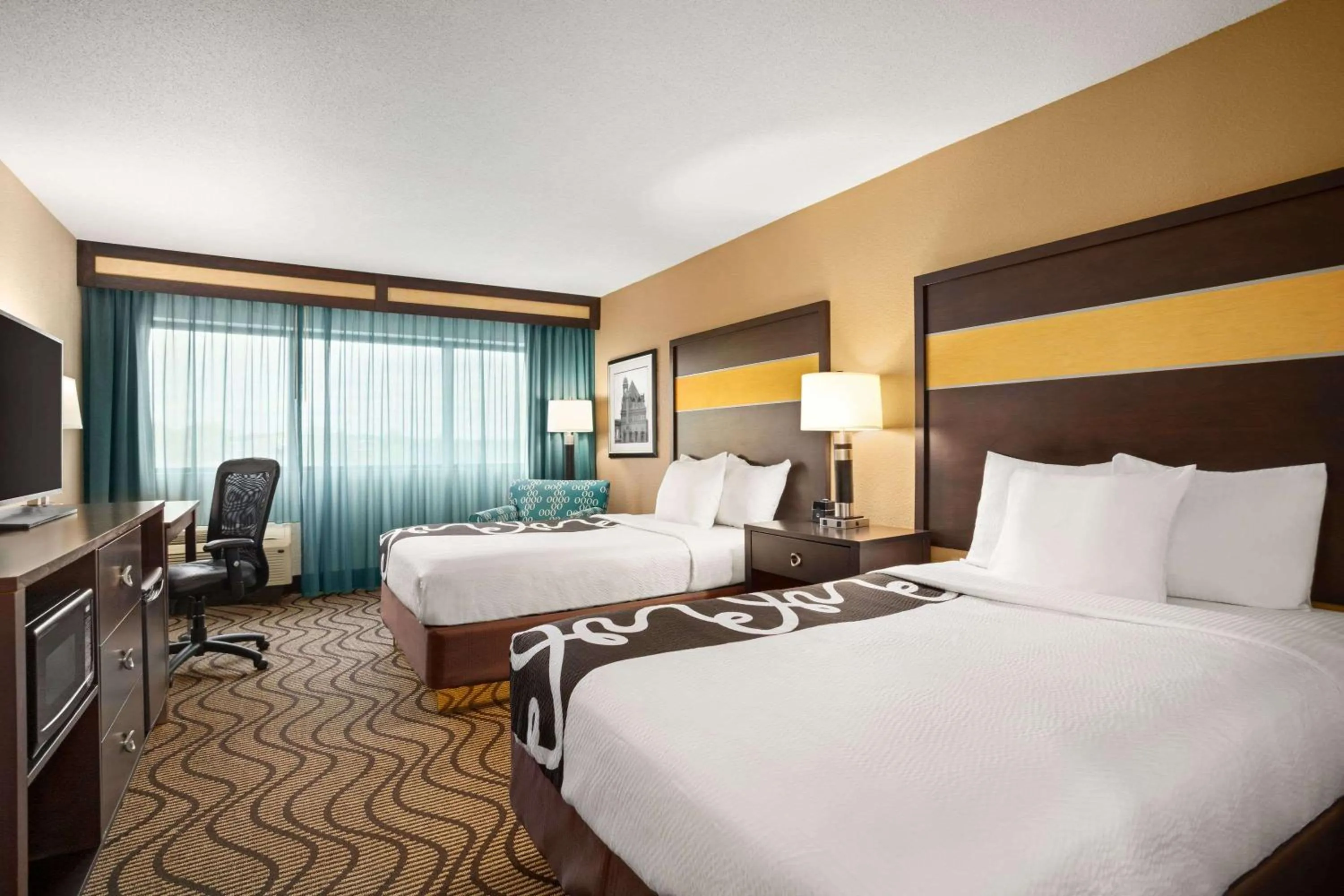 Photo of the whole room, Bed in La Quinta Inn & Suites by Wyndham Richmond-Midlothian