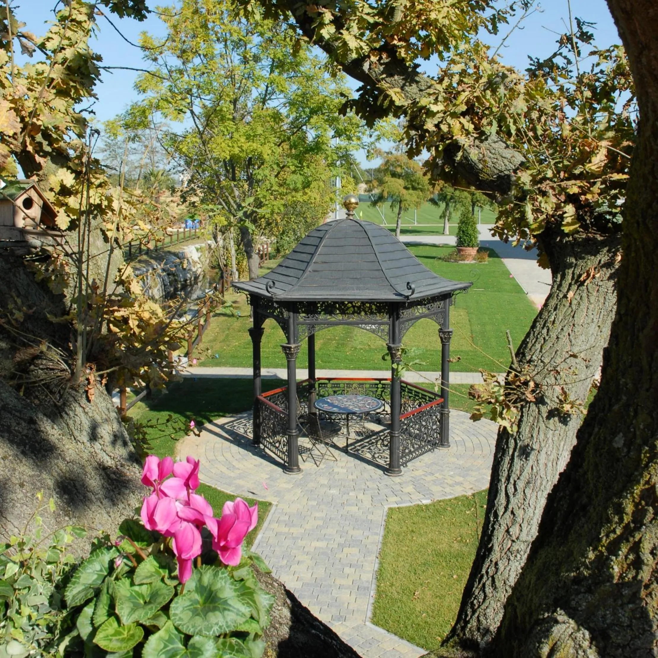 Facade/entrance in Hotel Novarello