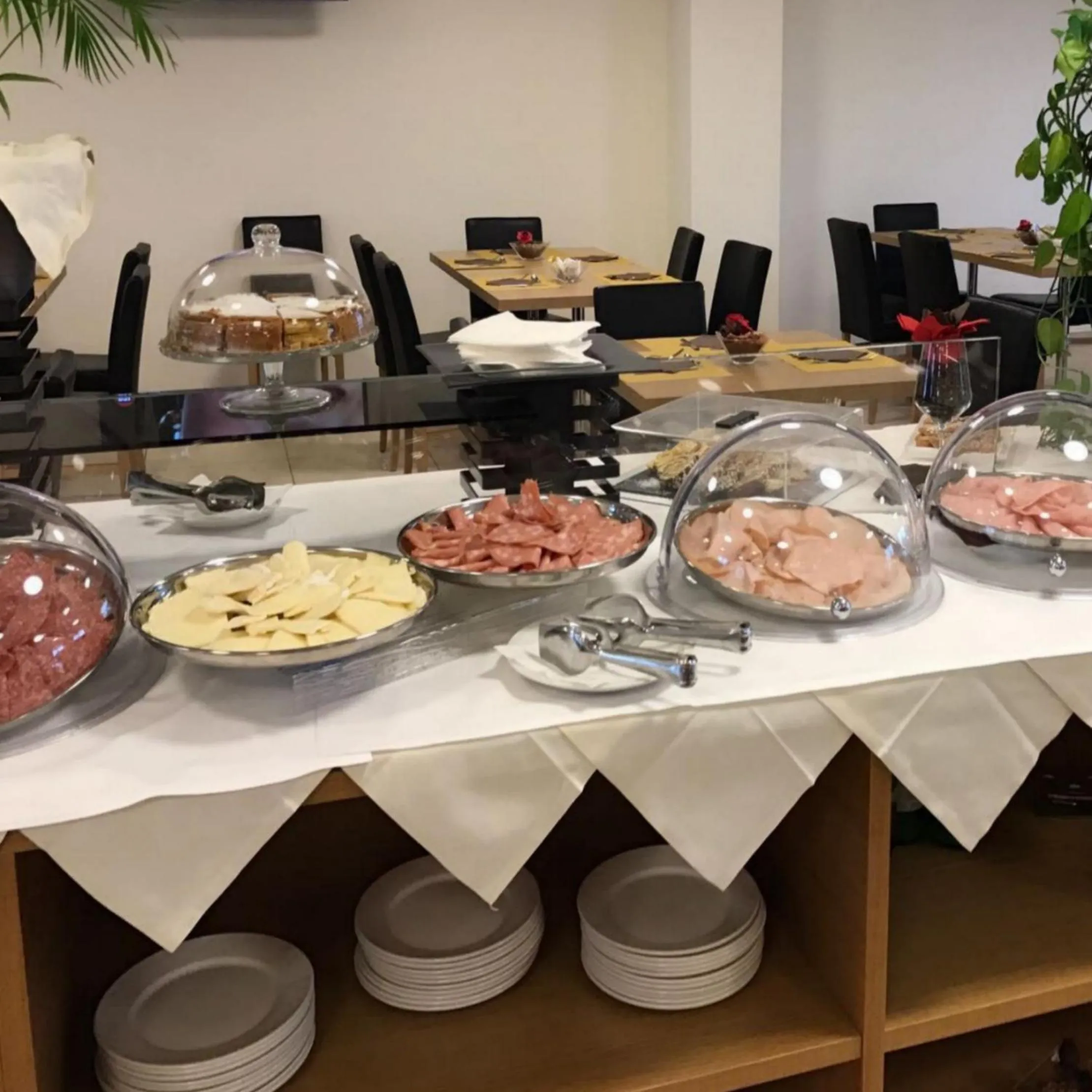 Continental breakfast in Hotel Novarello