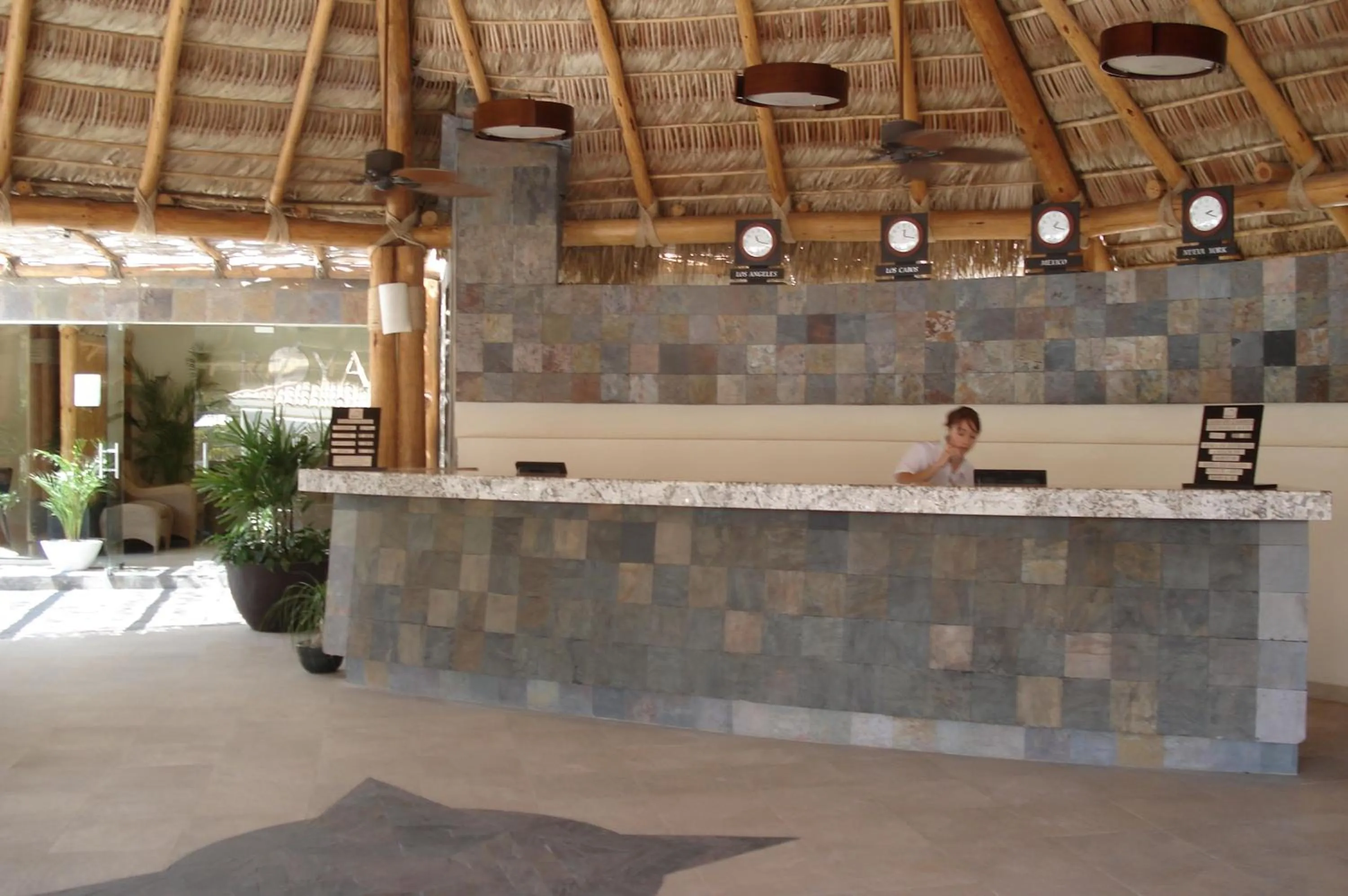 Lobby or reception in Park Royal Homestay Los Cabos