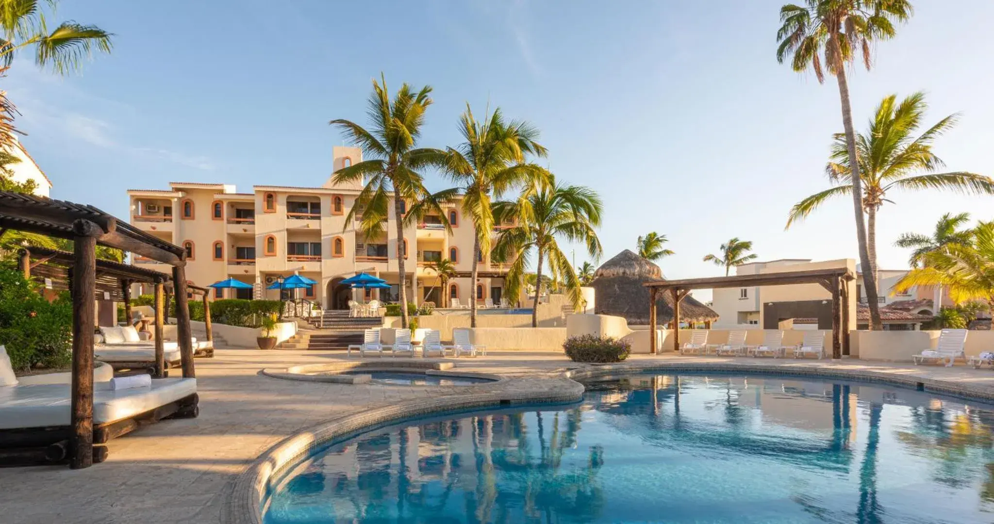 Property building in Park Royal Homestay Los Cabos Property building in Park Royal Homestay Los Cabos