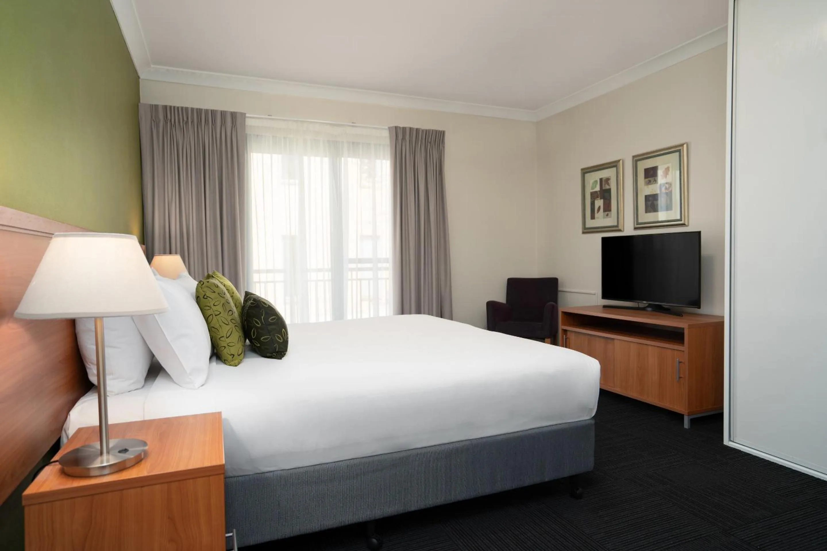 Bed in Leisure Inn Spires