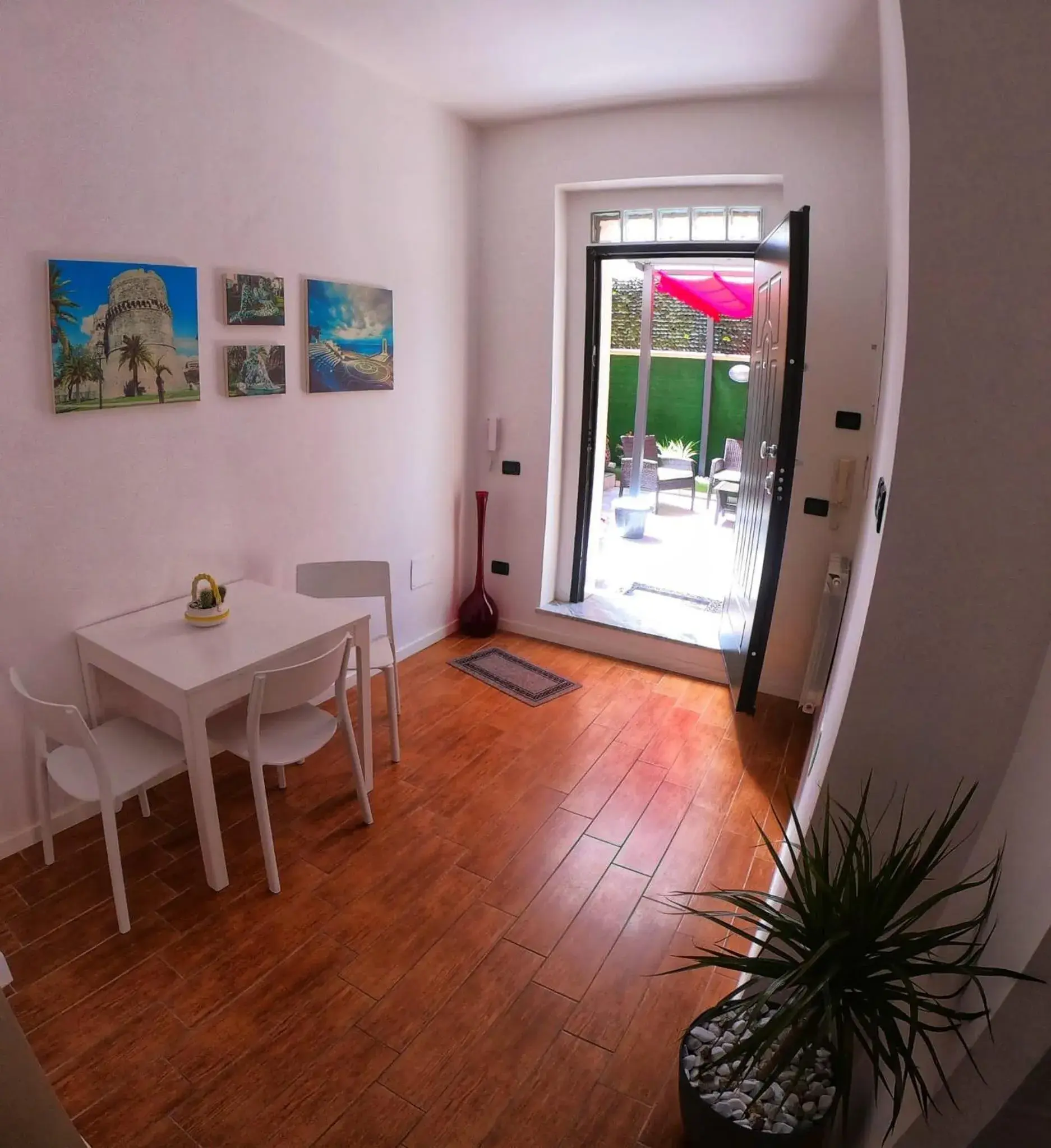 Dining area in MaJa Dining area in MaJa