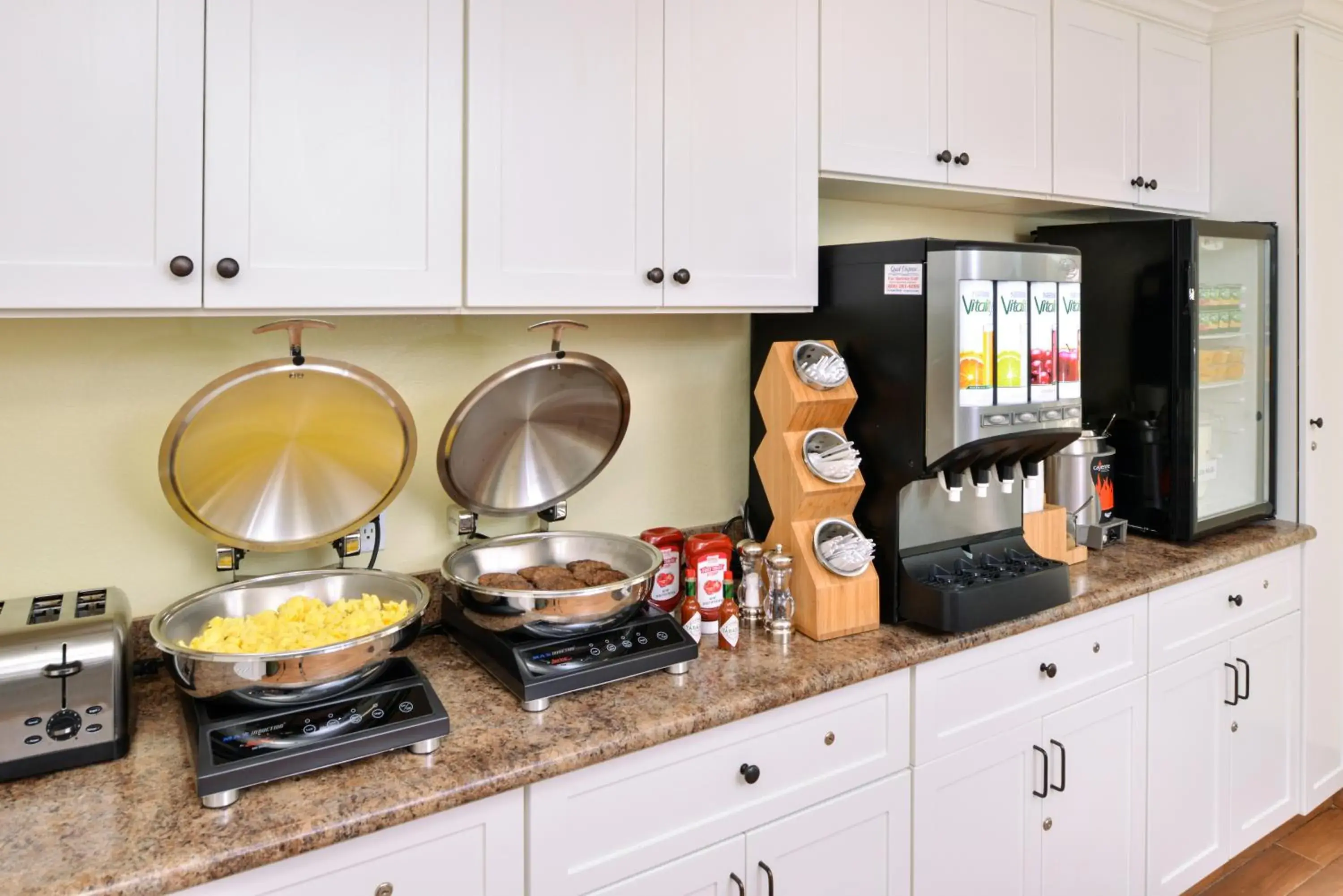 Breakfast in Dana Point Marina Inn Breakfast in Dana Point Marina Inn