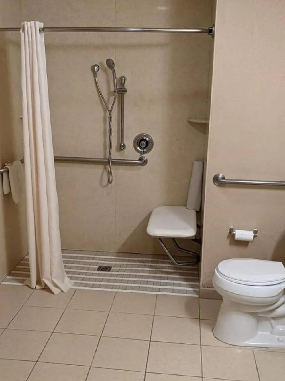 Shower in Dana Point Marina Inn