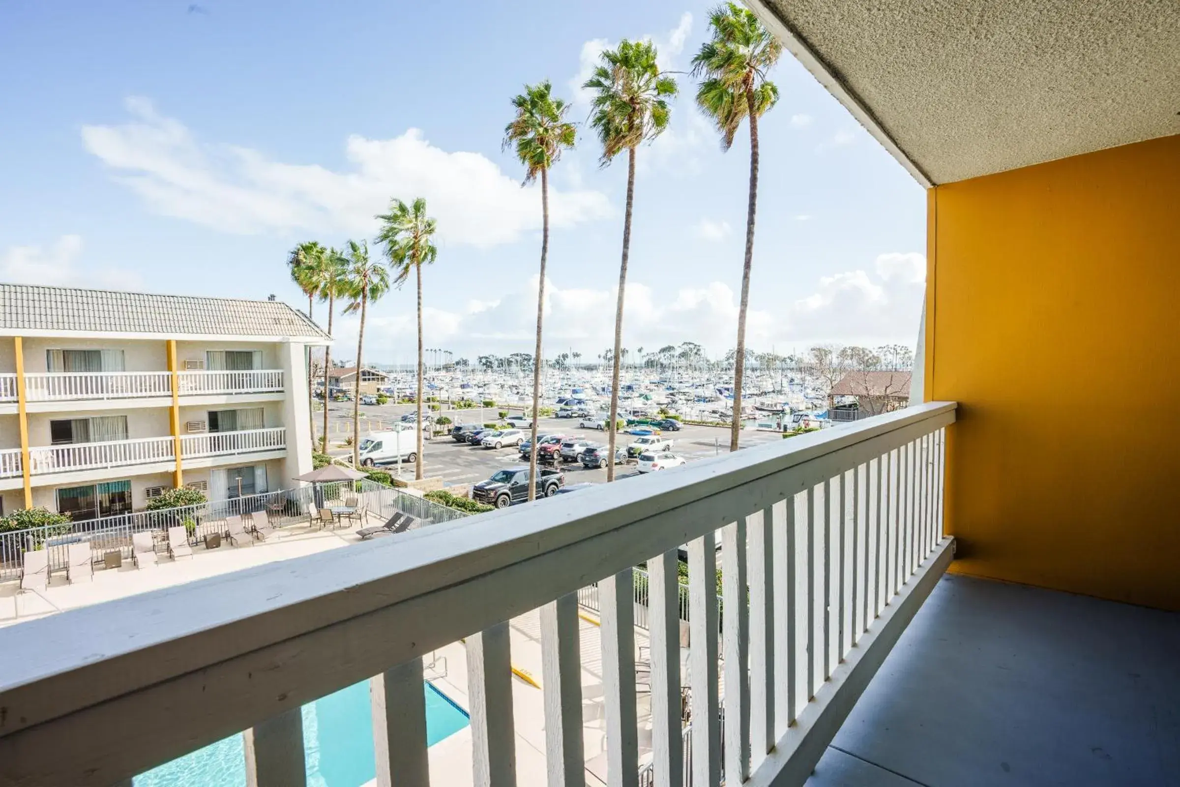 Pool view in Dana Point Marina Inn Pool view in Dana Point Marina Inn