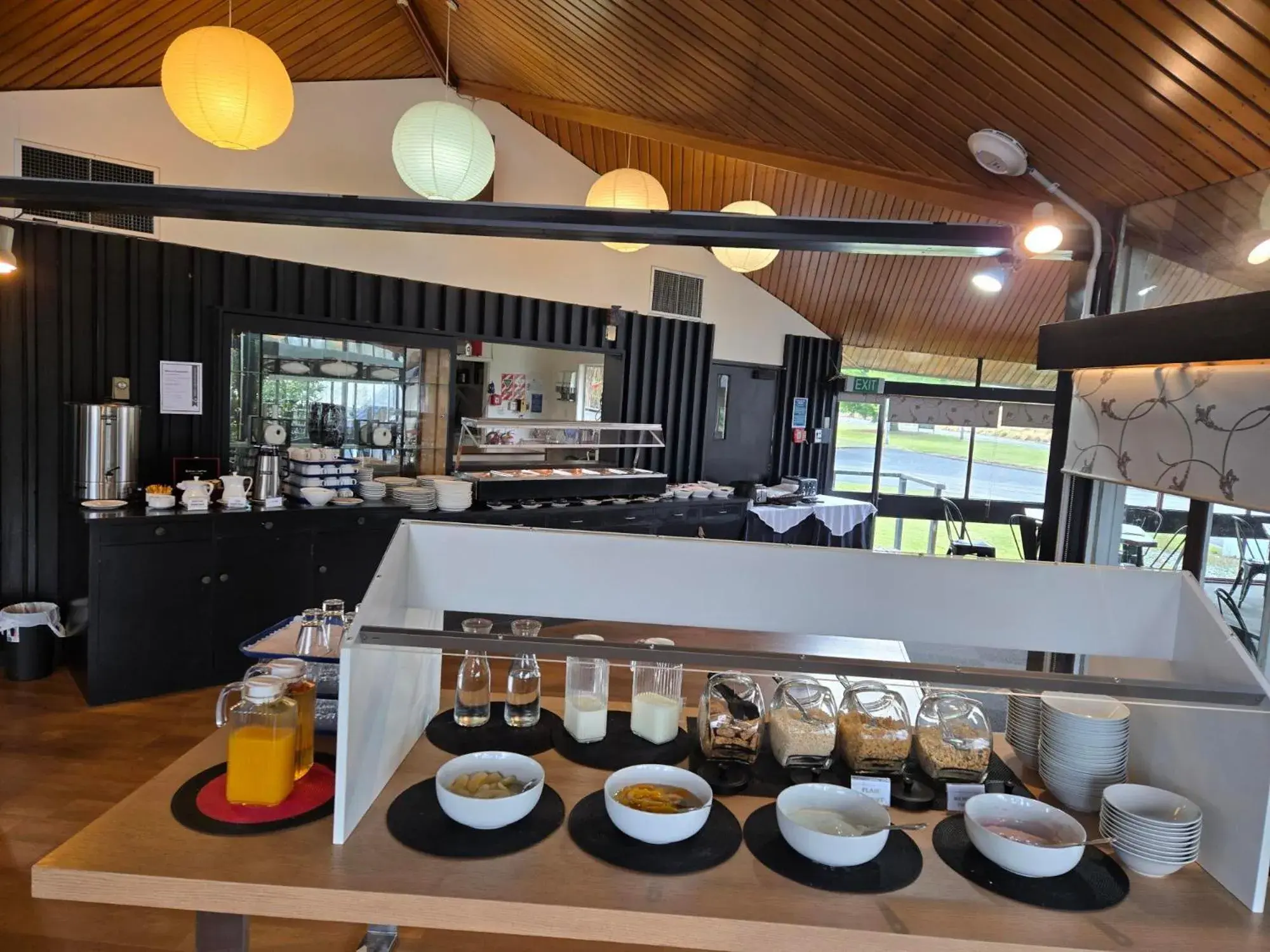 Restaurant/places to eat in Fiordland Hotel Restaurant/places to eat in Fiordland Hotel