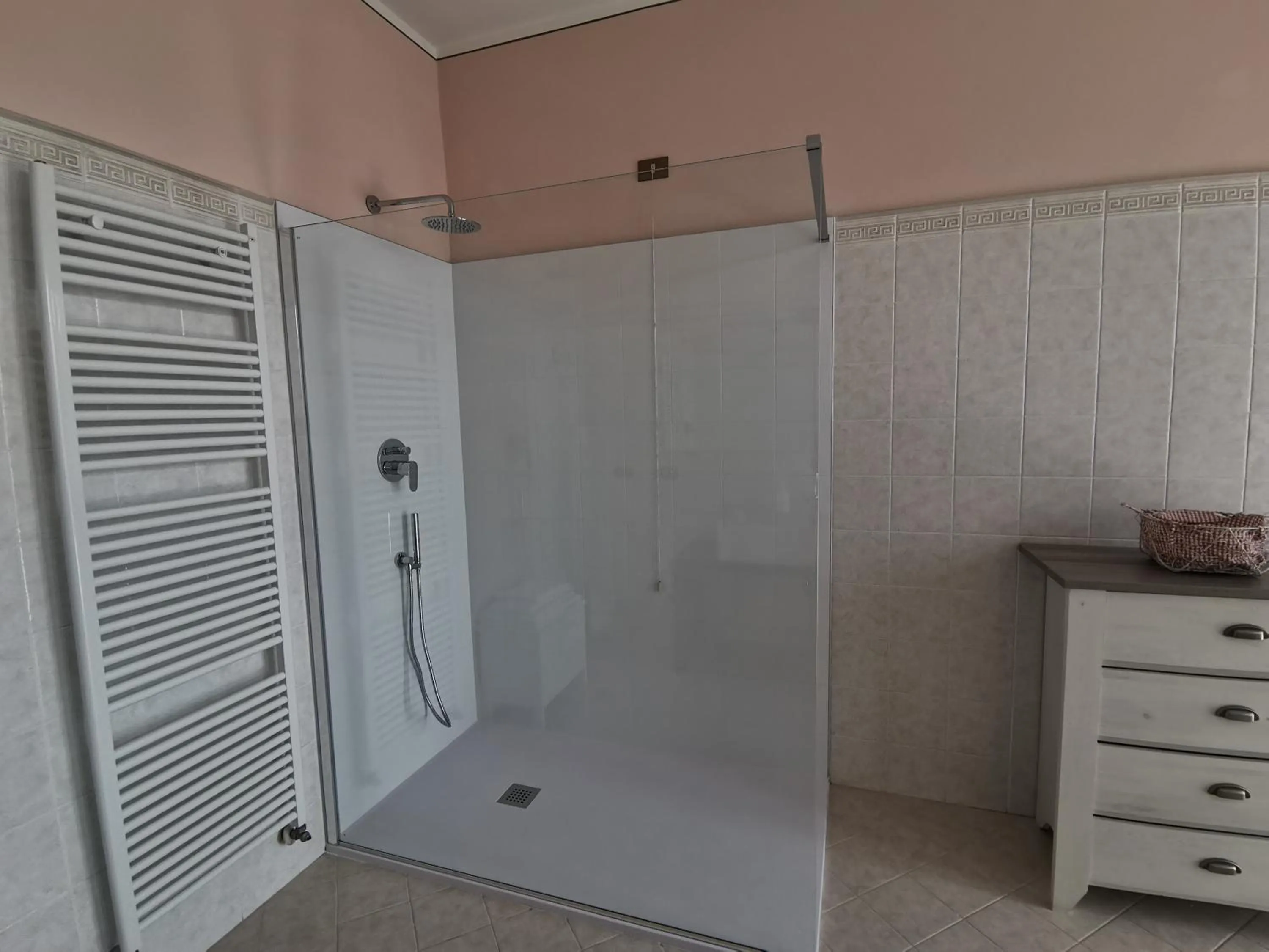 Shower in Il Colibrì Bed&Breakfast