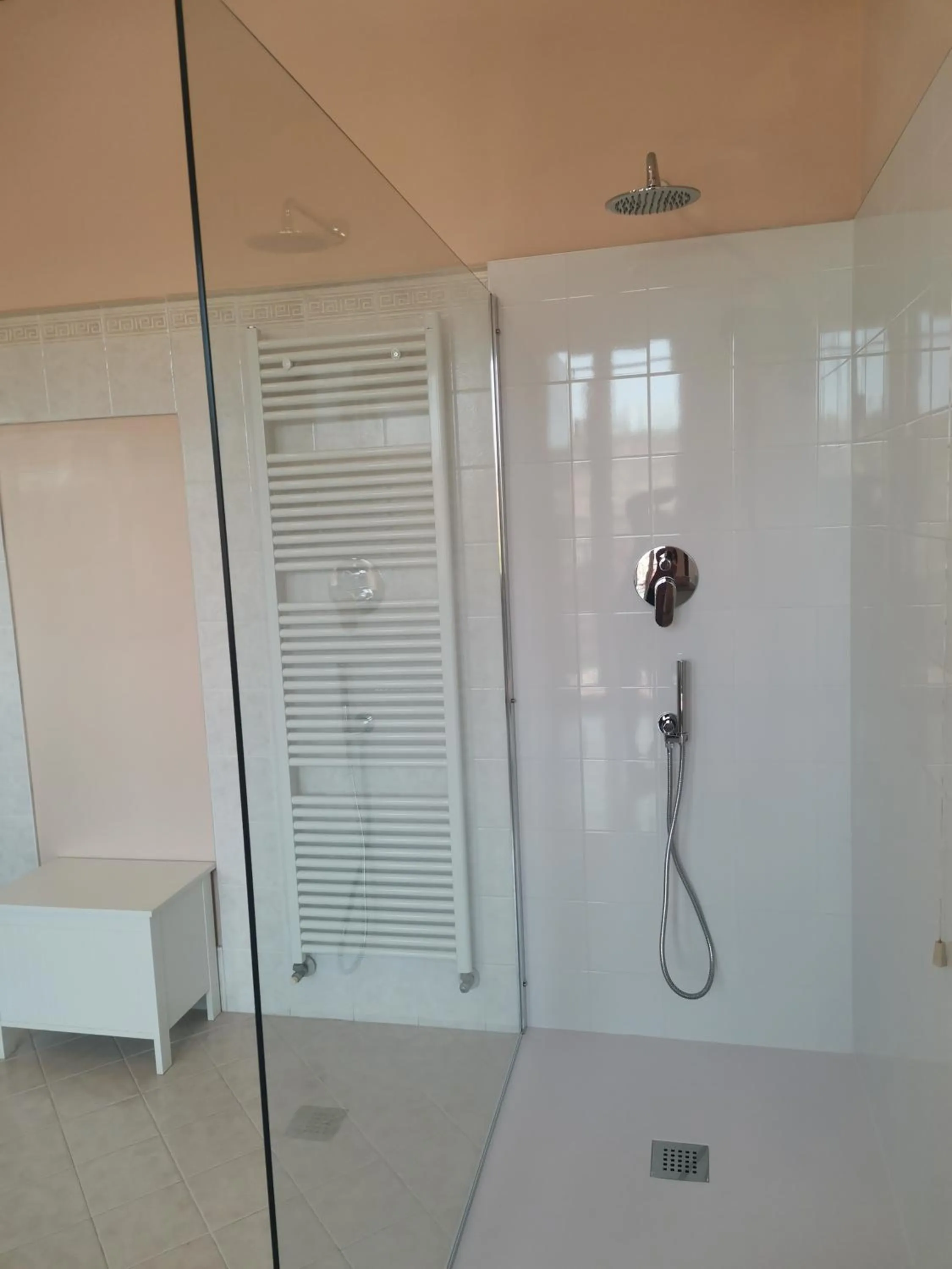 Shower in Il Colibrì Bed&Breakfast