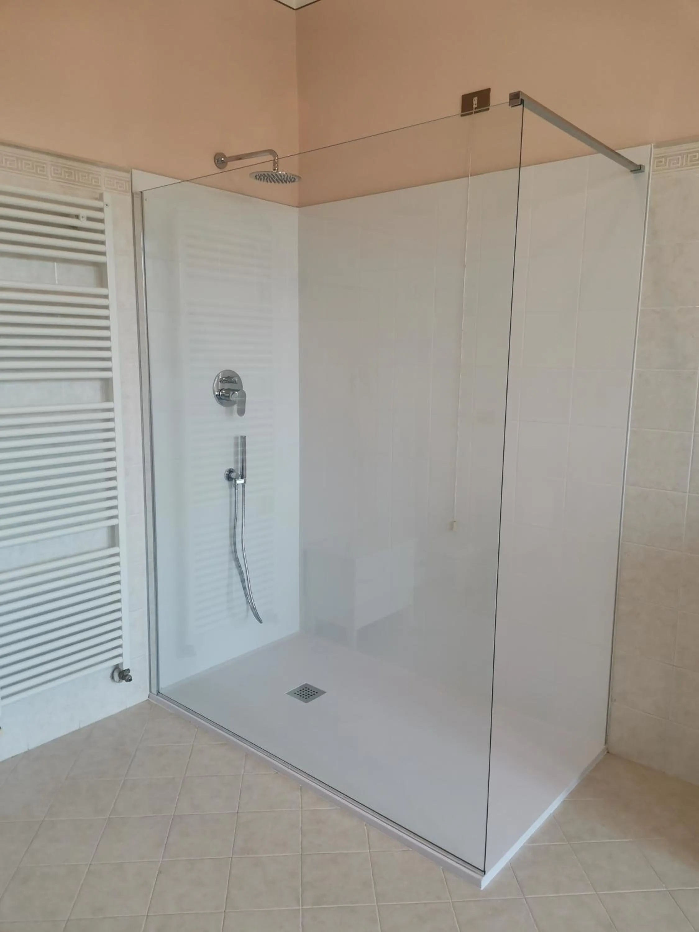 Shower in Il Colibrì Bed&Breakfast