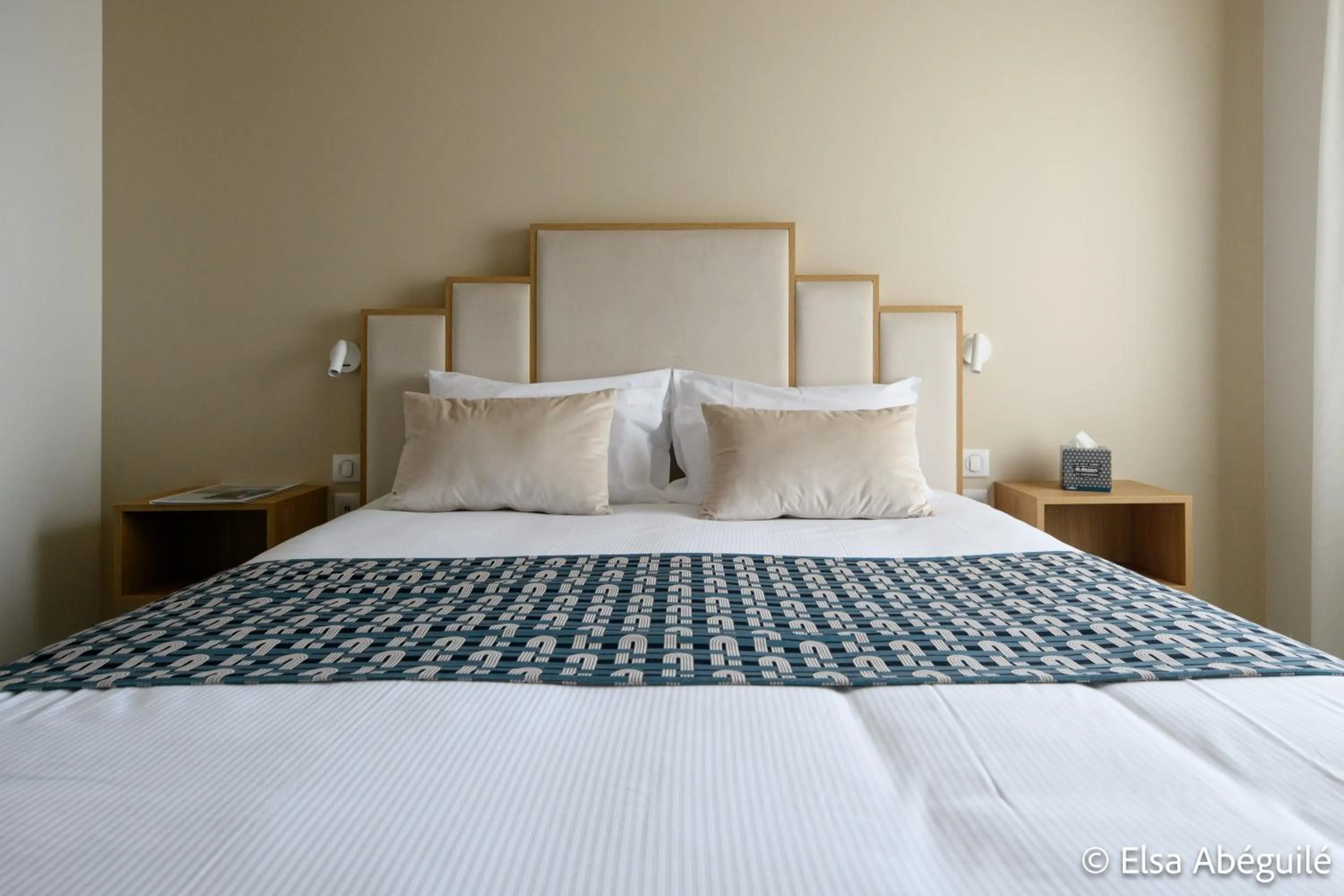 Bed in Hôtel Les Pins - Oléron