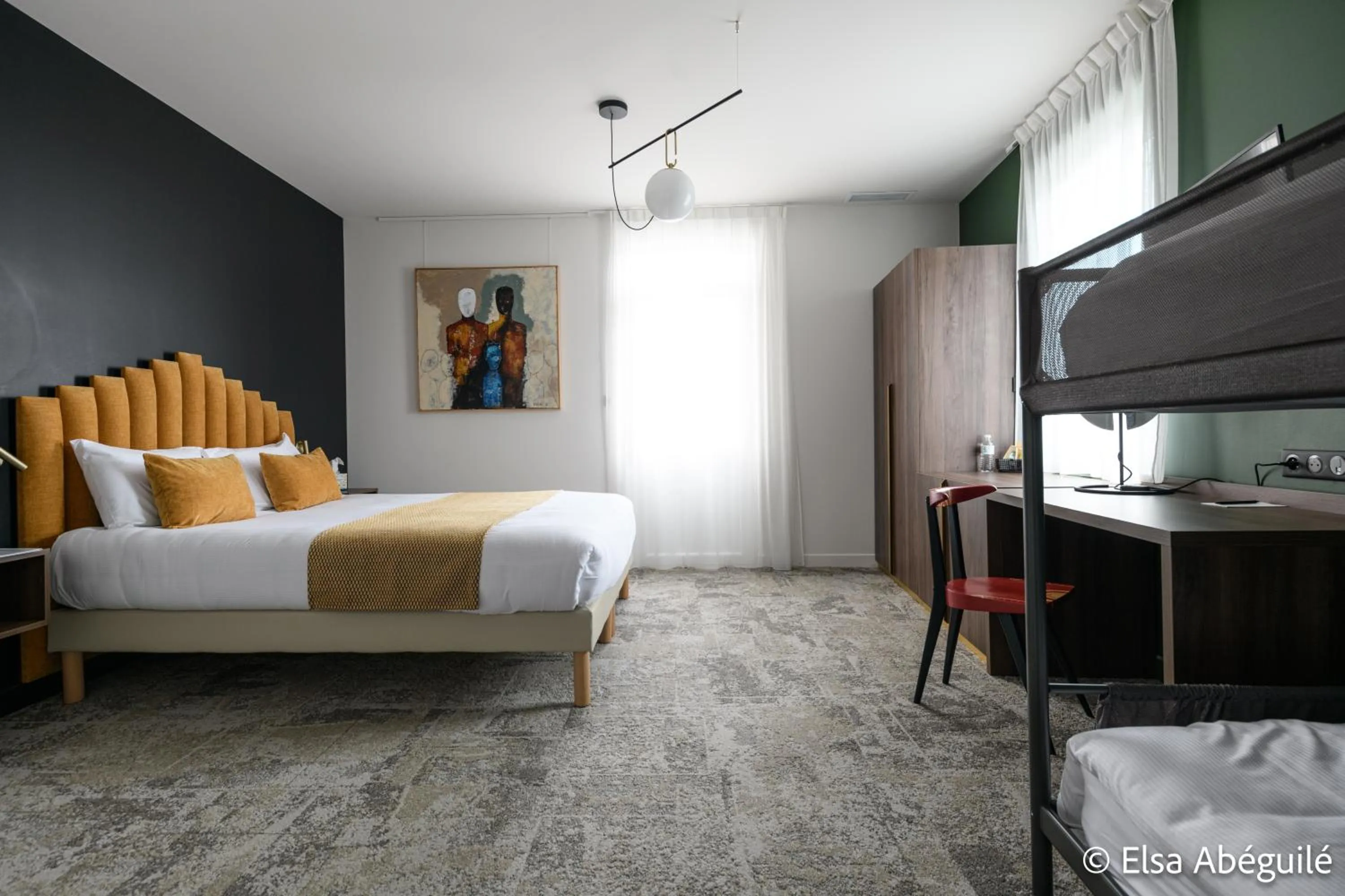 Bed in Hôtel Les Pins - Oléron