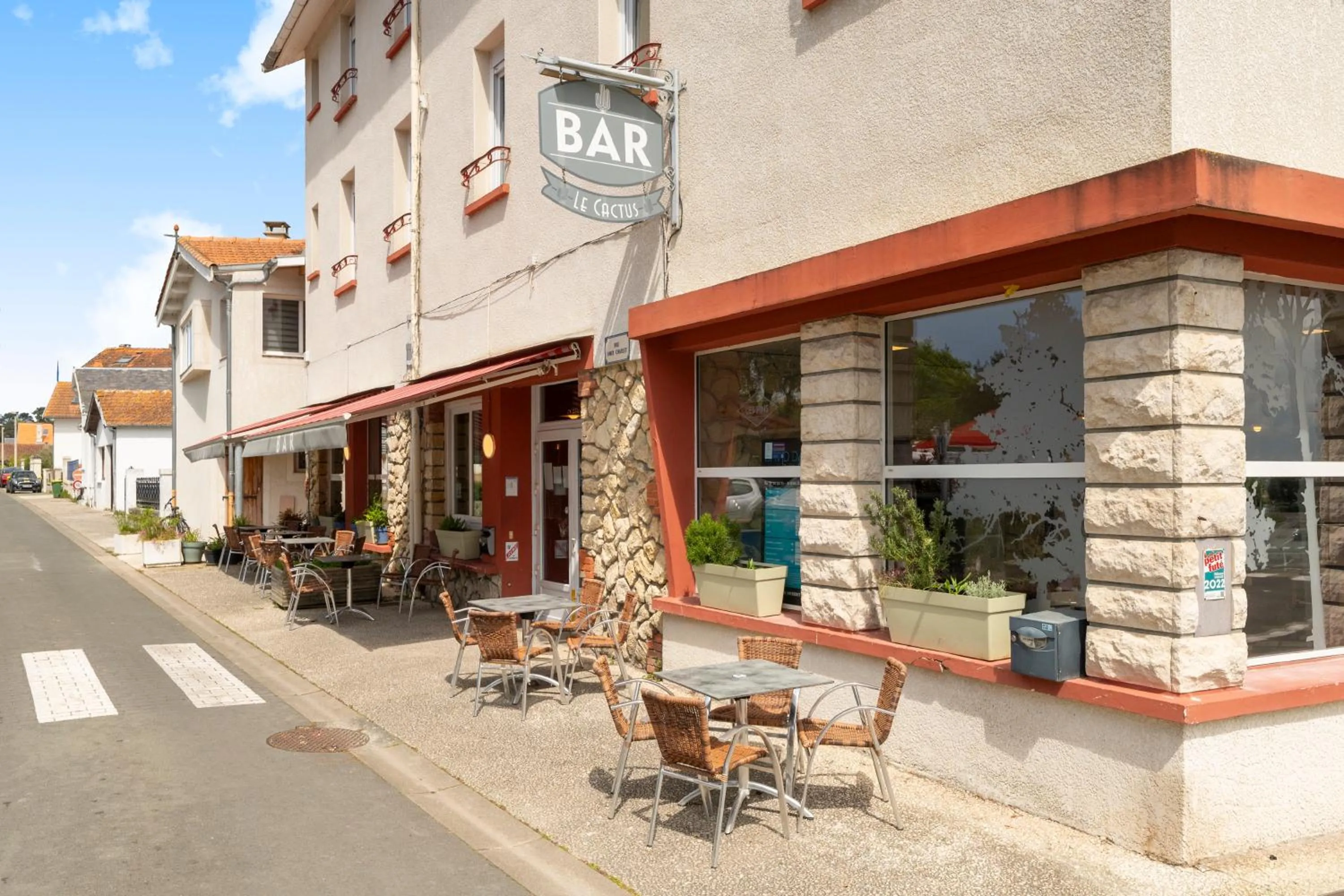 Property building in Hôtel Les Pins - Oléron