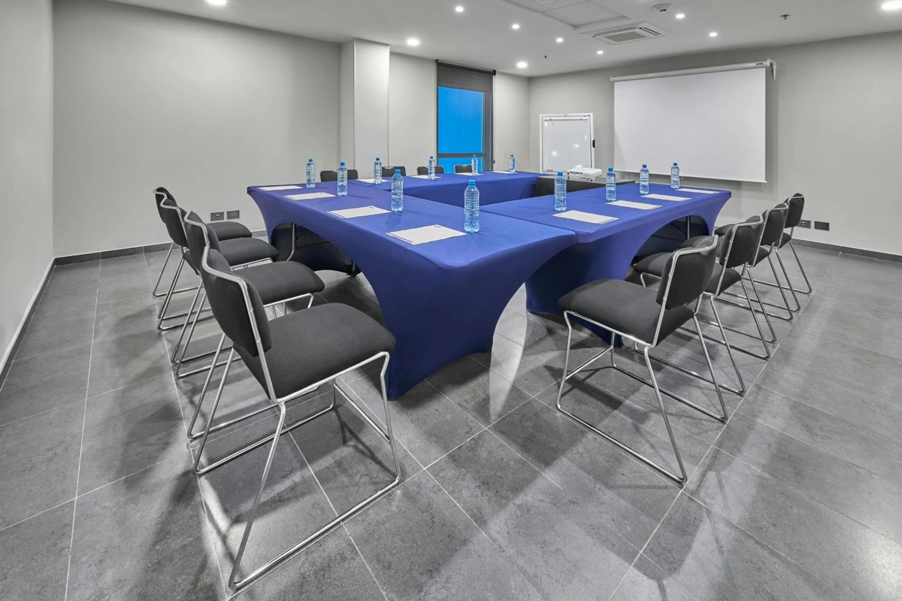 Meeting/conference room in City Express by Marriott Queretaro Jurica