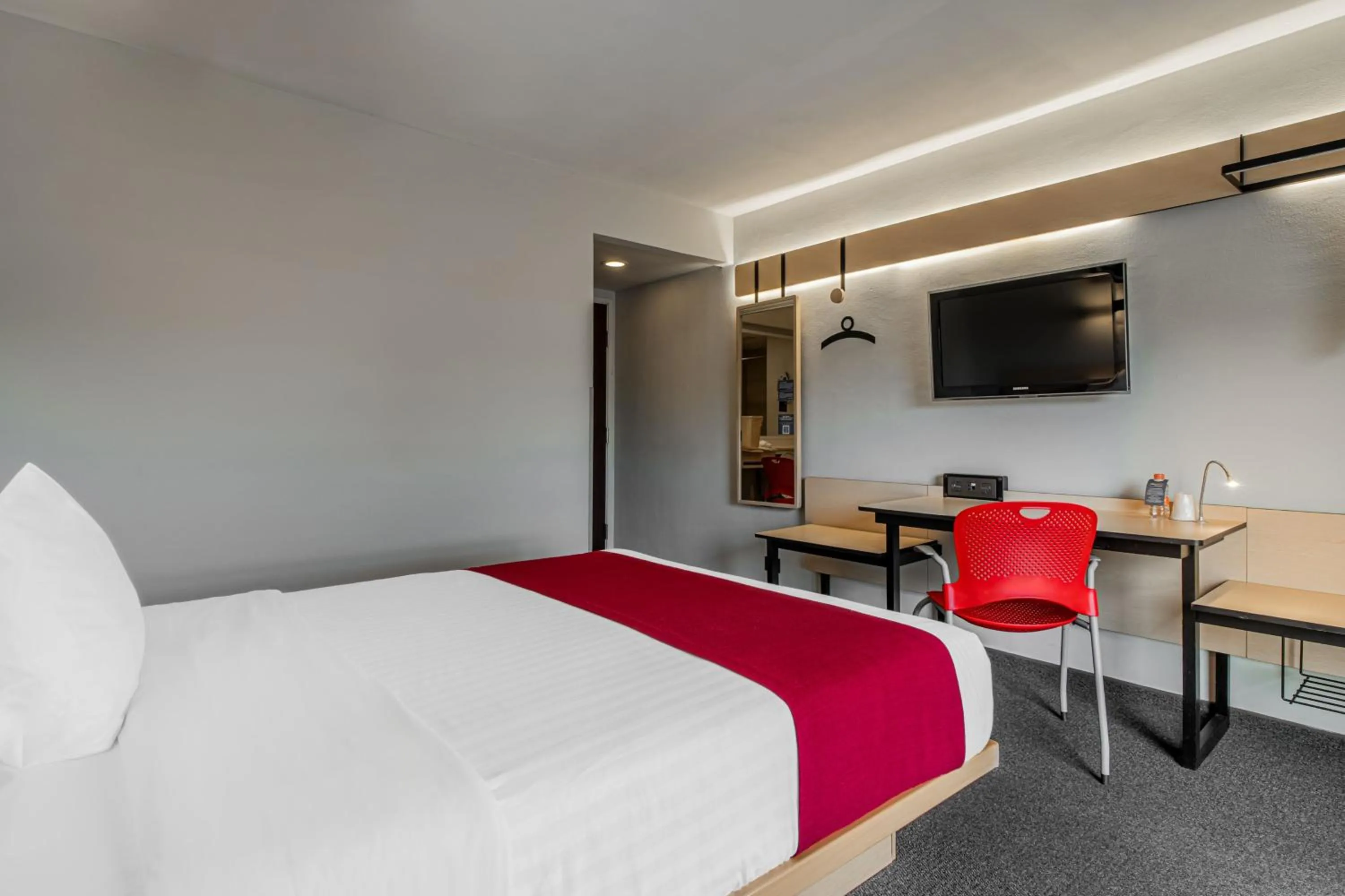 Photo of the whole room, Bed in City Express by Marriott Queretaro Jurica