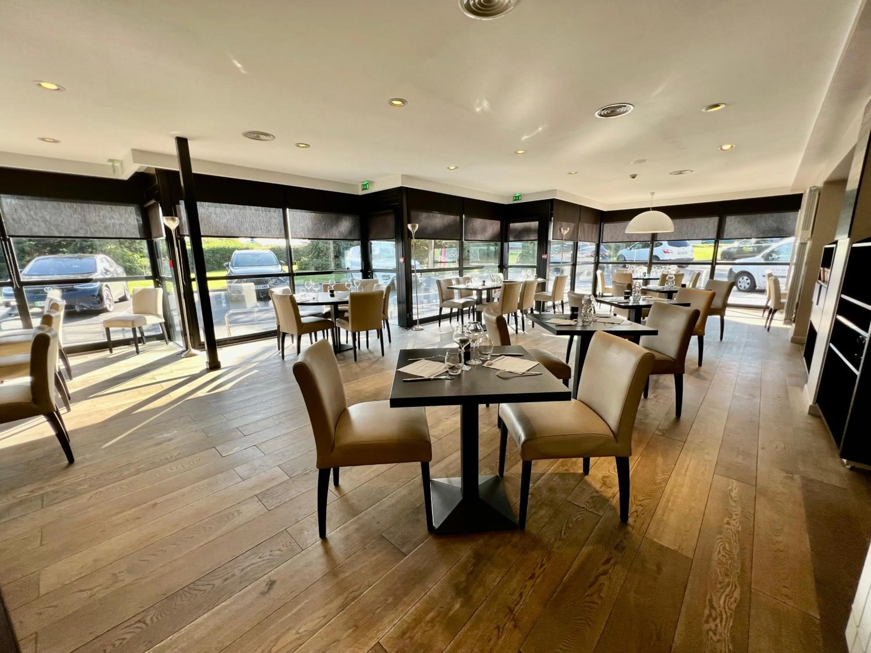 Restaurant/places to eat in Parc Hôtel