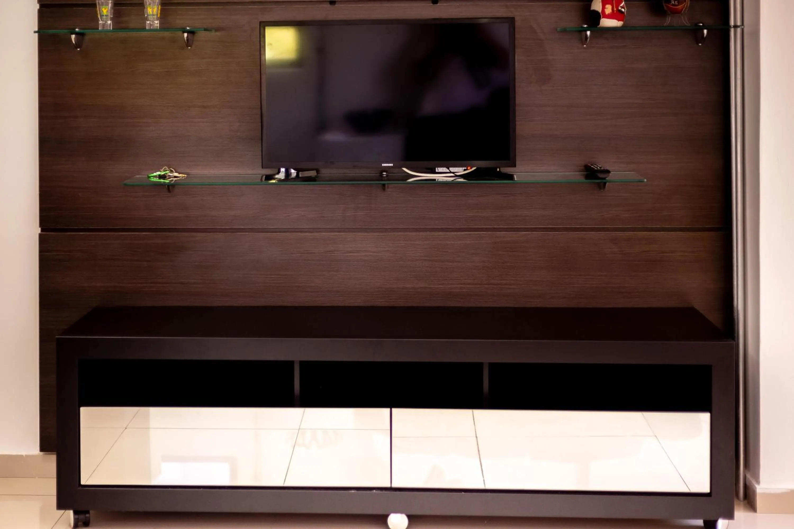 TV and multimedia in FLAT MARINAS PRAIA HOTEL