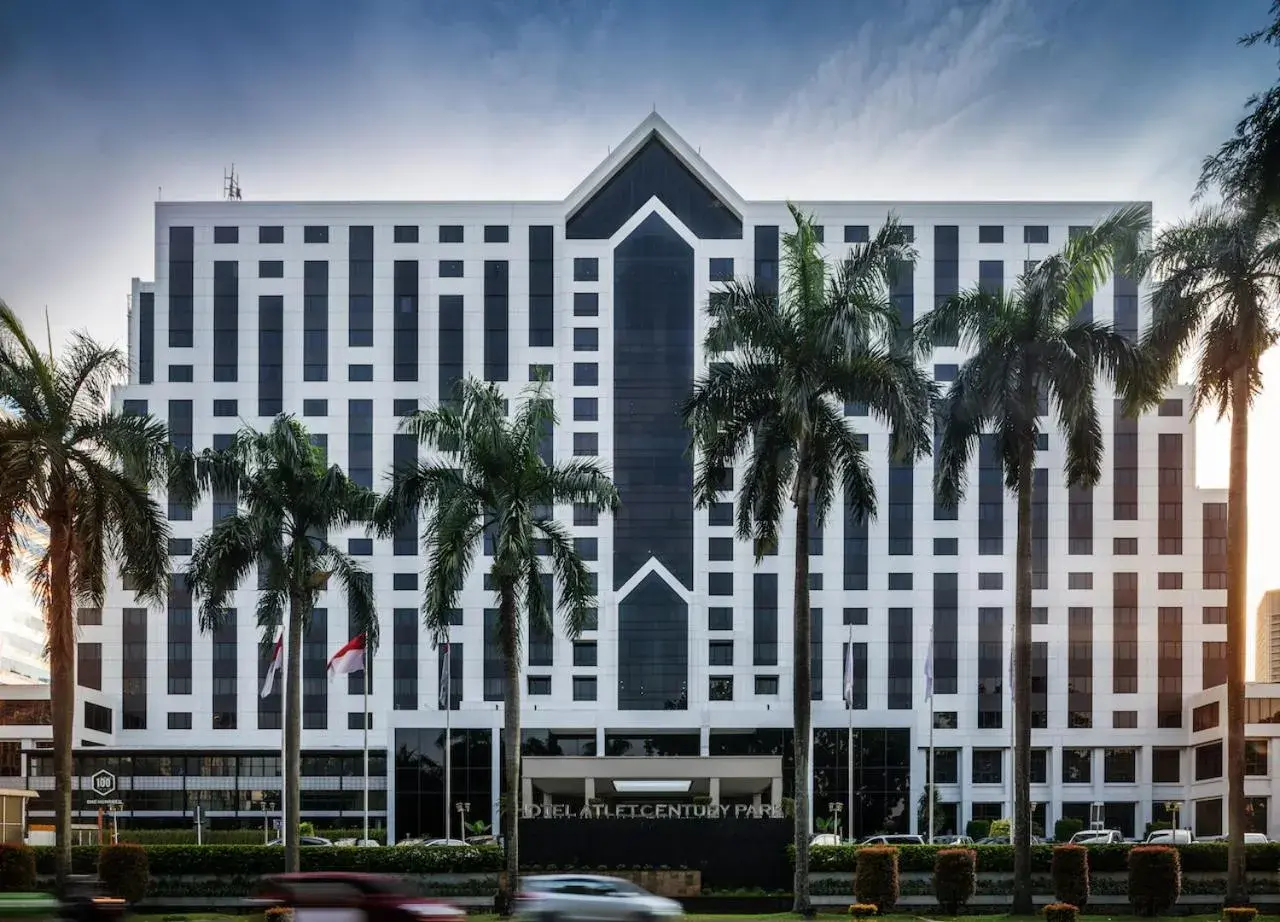 Facade/entrance, Property Building in Century Park Hotel