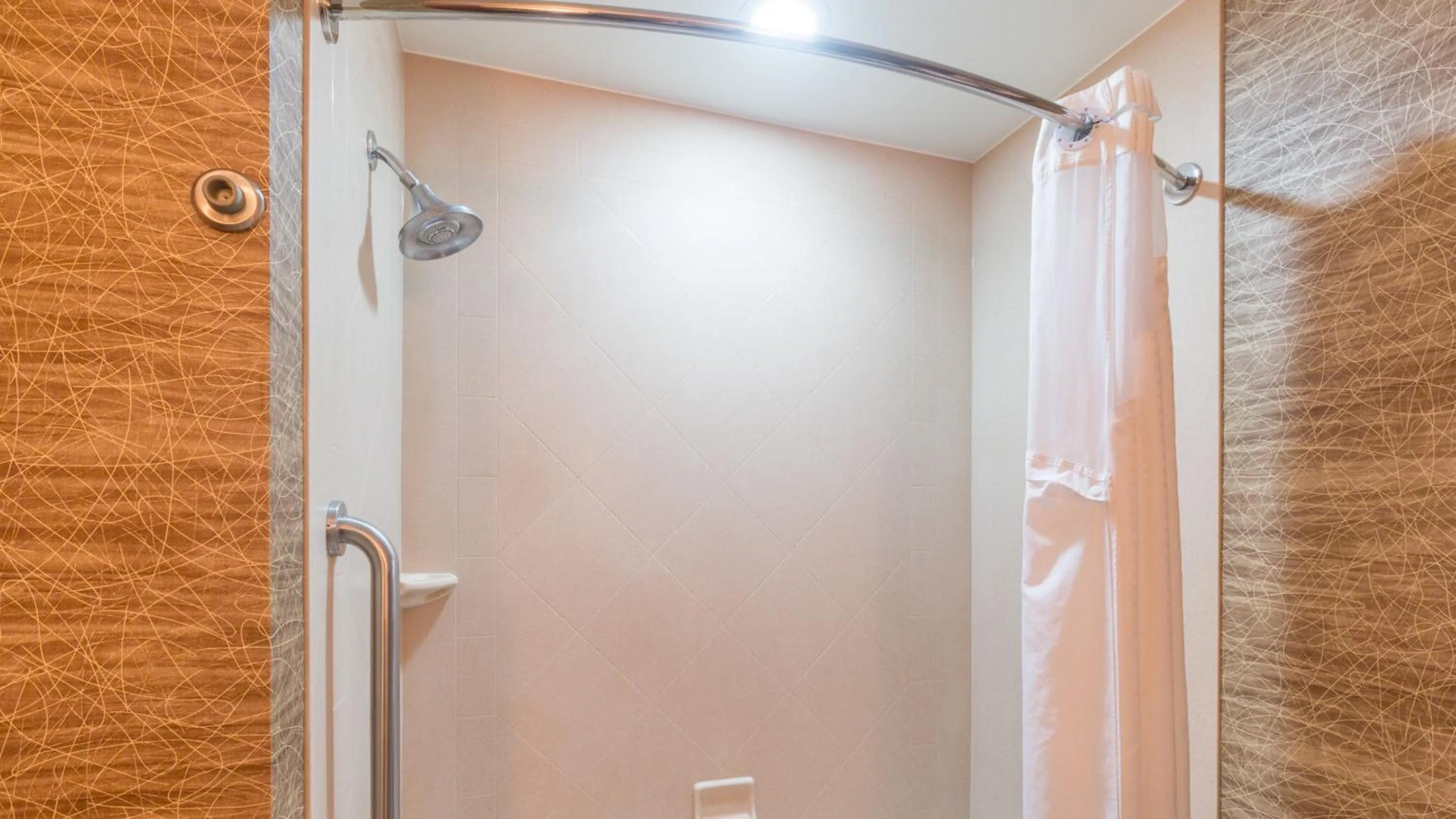 Bathroom in Holiday Inn Express Hotel and Suites Elk City by IHG