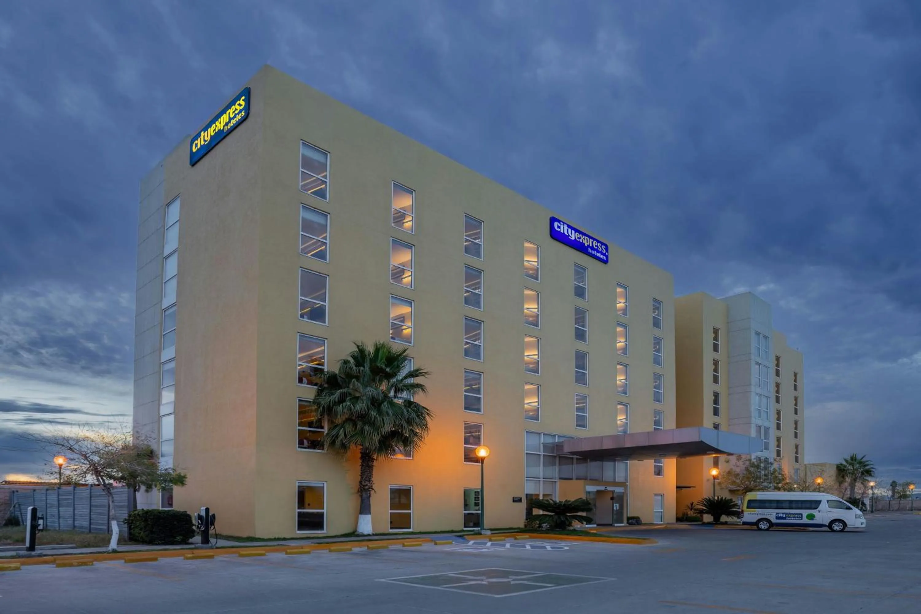 Property building in City Express by Marriott Durango